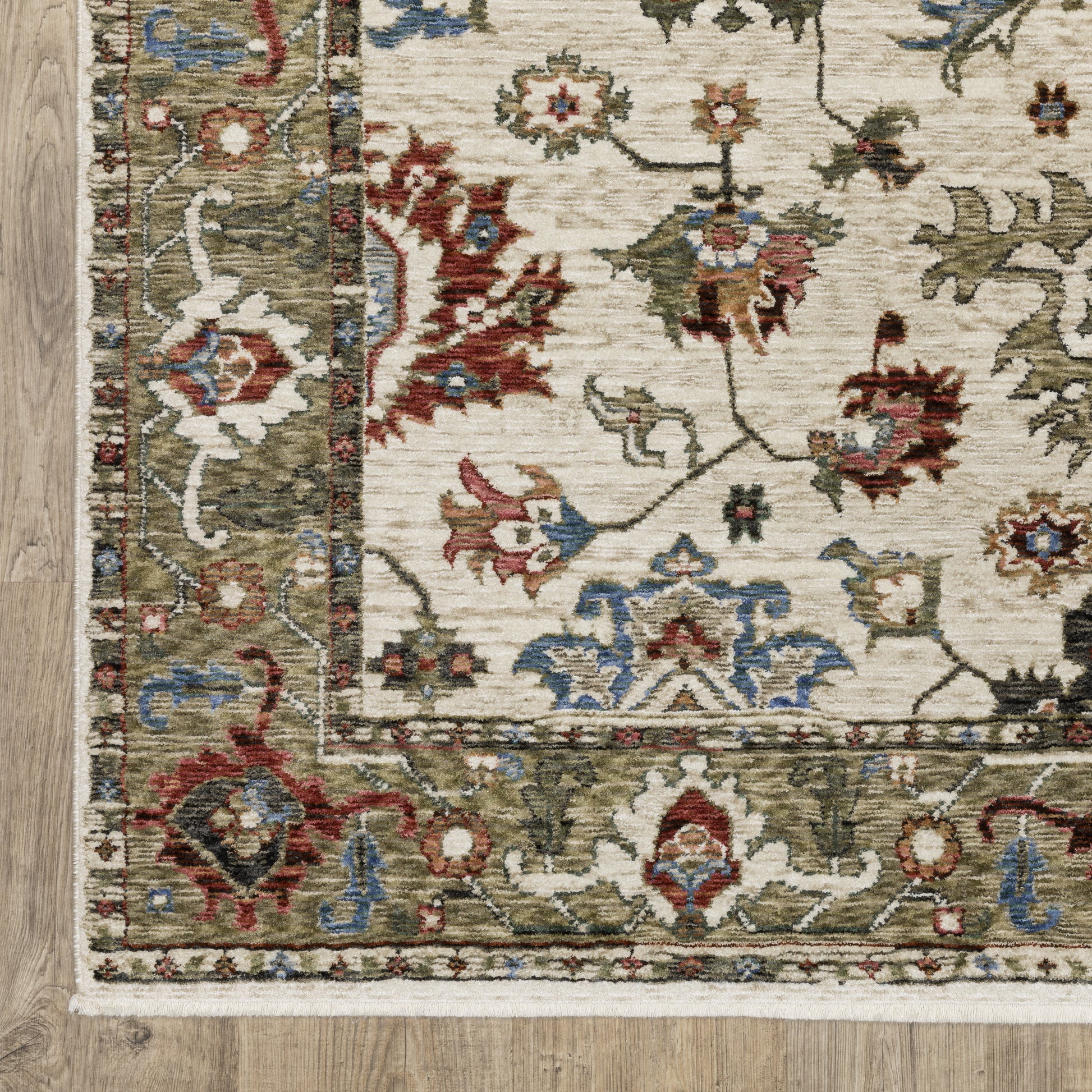 Hastings Oriental Ivory/ Green Floral Cut Pile Rug