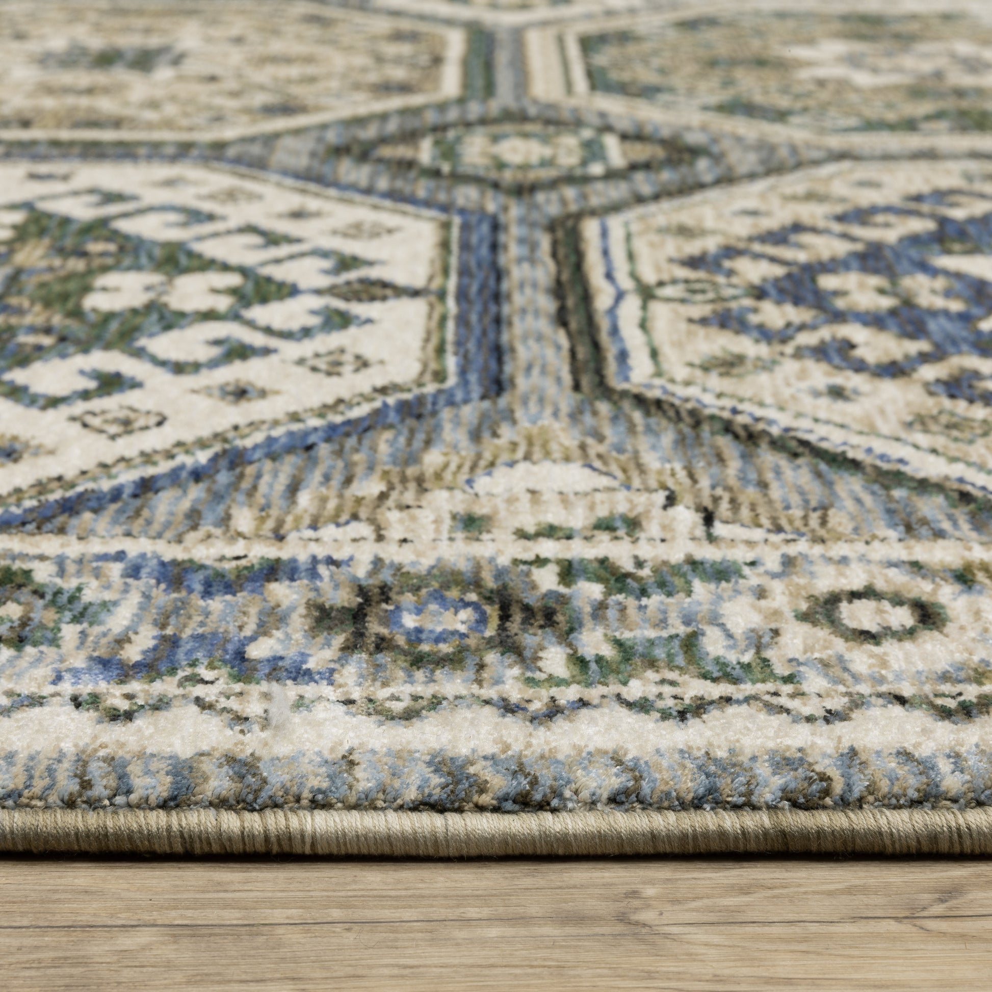 Hastings Geometric Ivory/ Blue Cut Pile Rug
