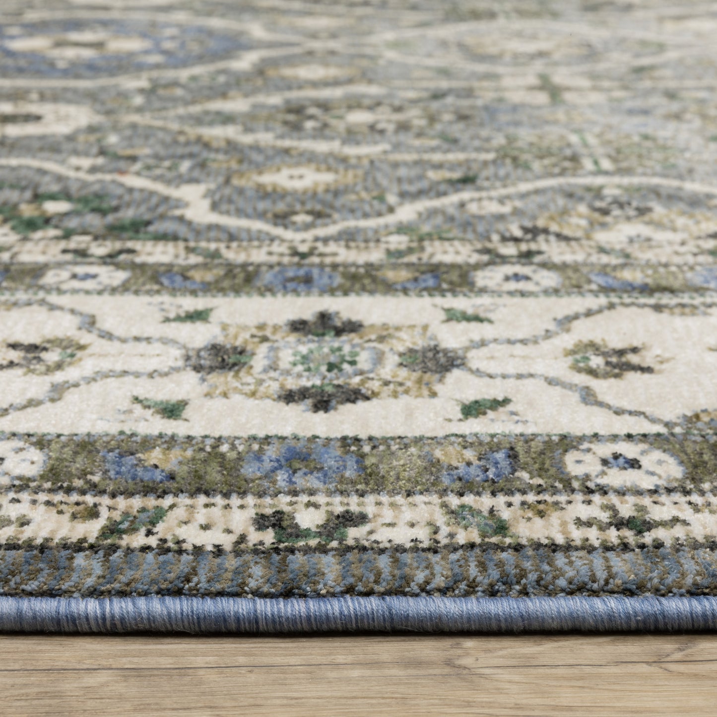 Hastings Floral Blue/ Ivory Oriental Cut Pile Rug