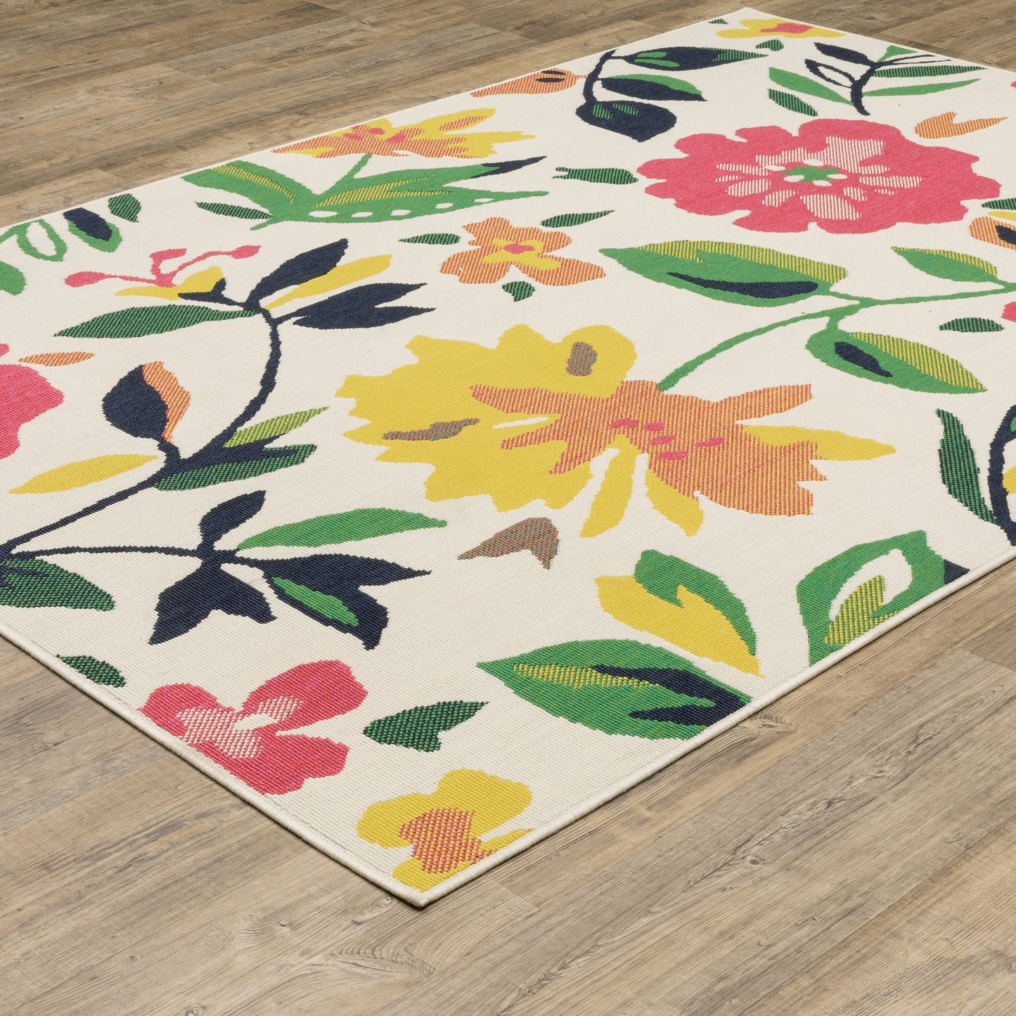 Havana Outdoor Ivory/ Multi Floral Cut Pile Rug