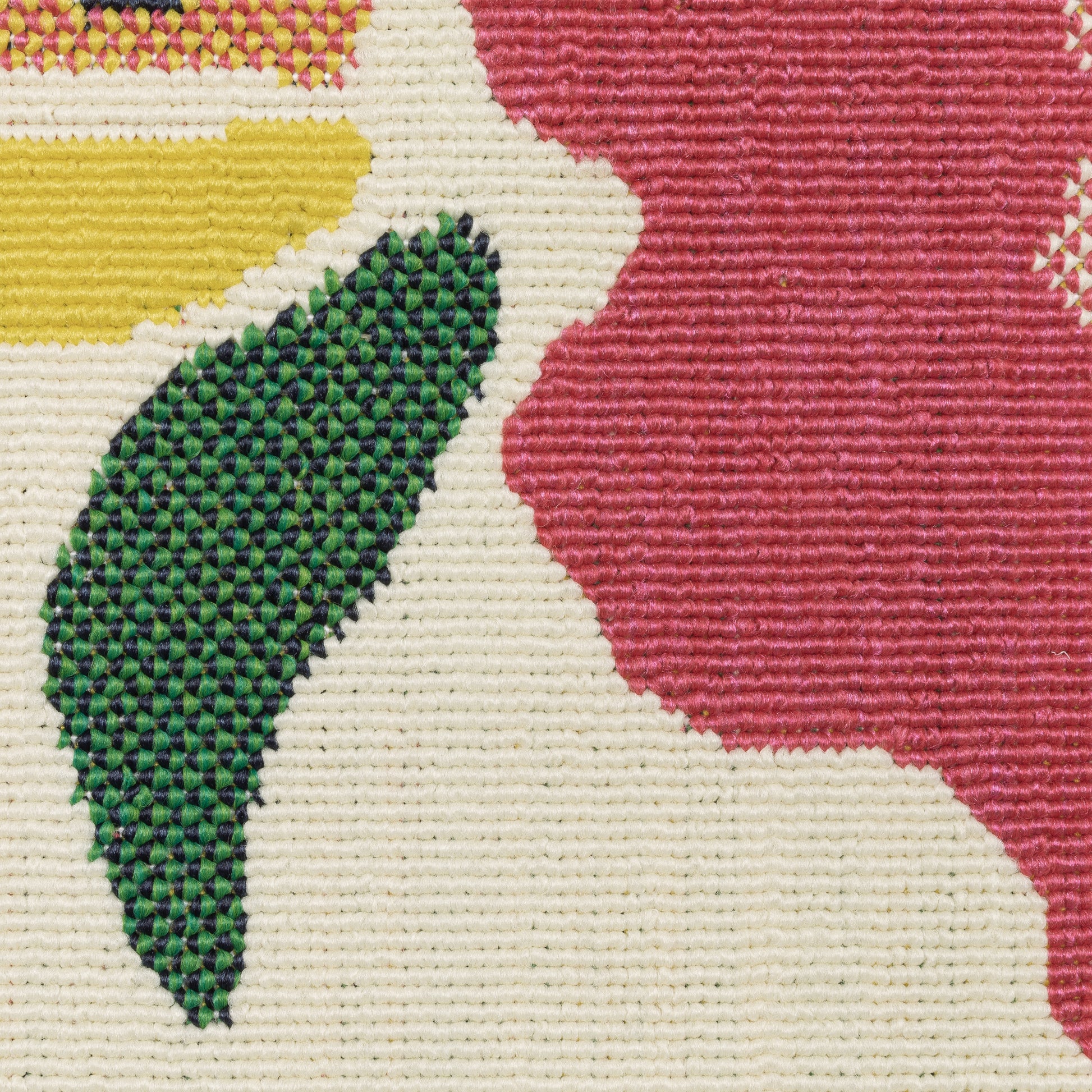 Havana Outdoor Ivory/ Multi Floral Cut Pile Rug