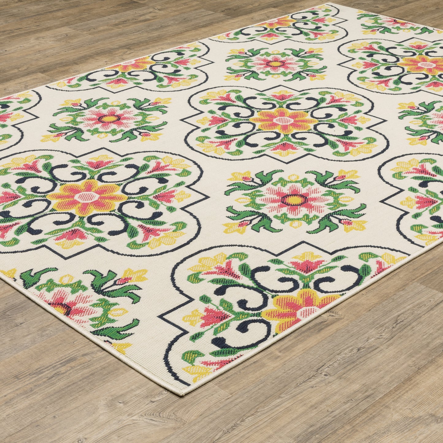 Havana Trefoil Ivory/ Multi Outdoor Loop Pile Rug