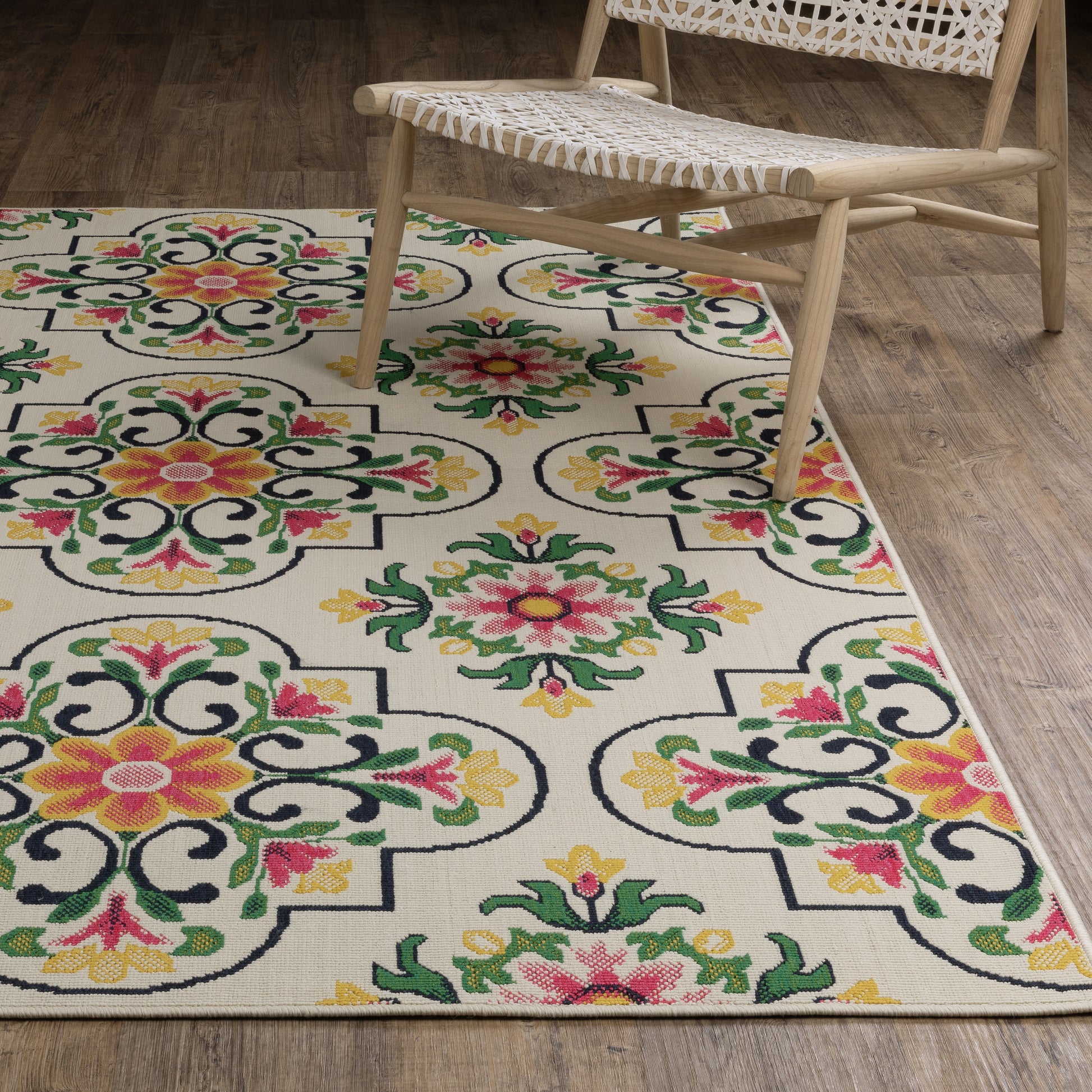 Havana Trefoil Ivory/ Multi Outdoor Loop Pile Rug