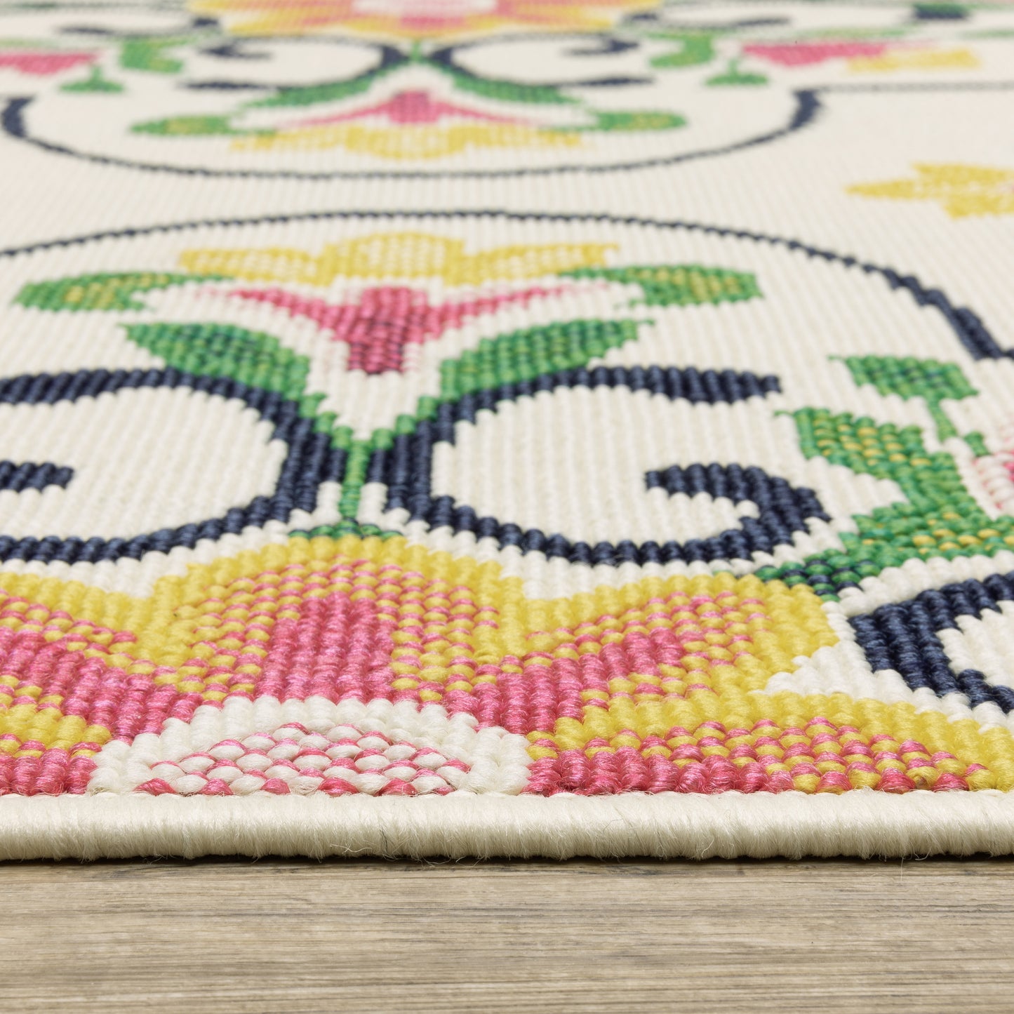 Havana Trefoil Ivory/ Multi Outdoor Loop Pile Rug