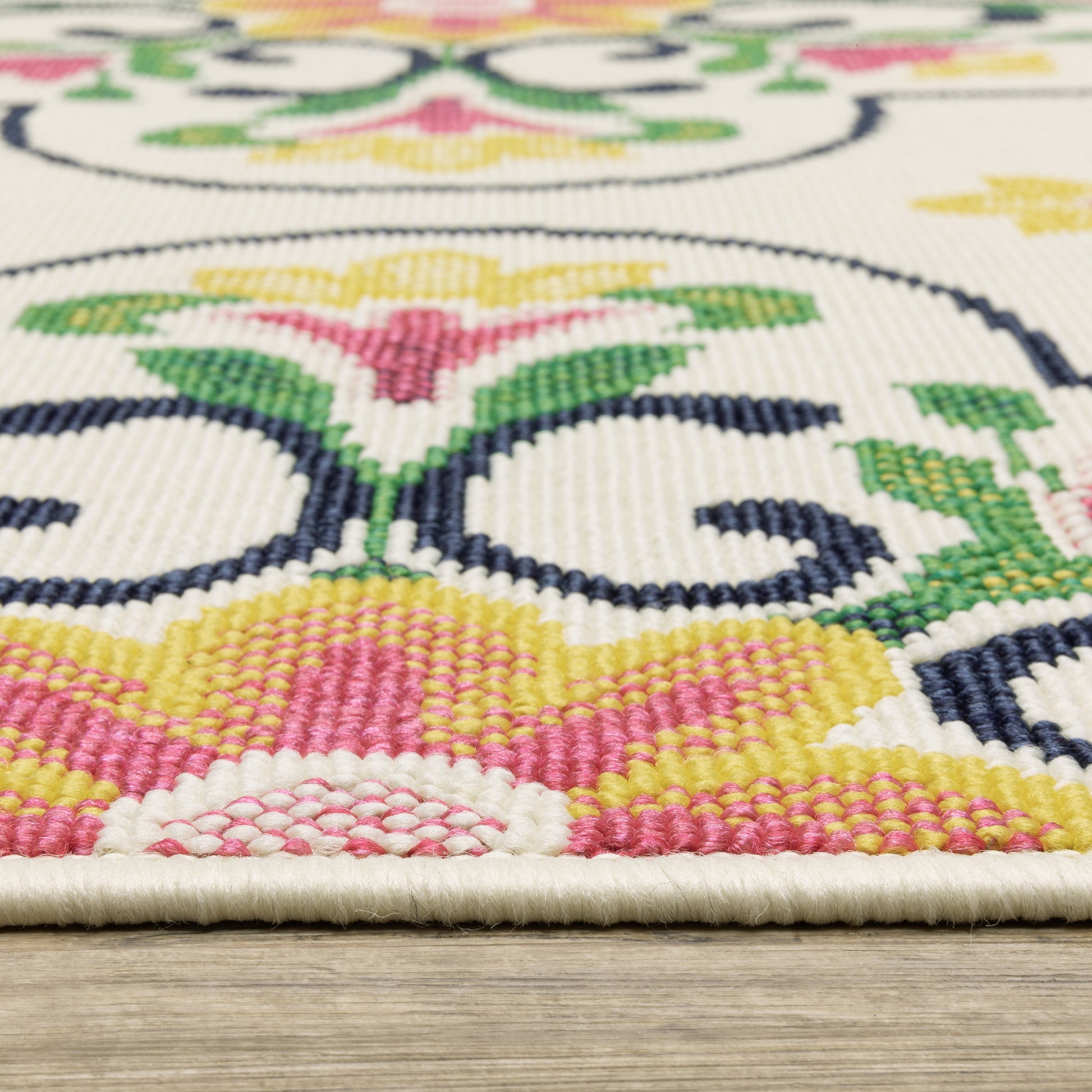 Havana Trefoil Ivory/ Multi Outdoor Loop Pile Rug