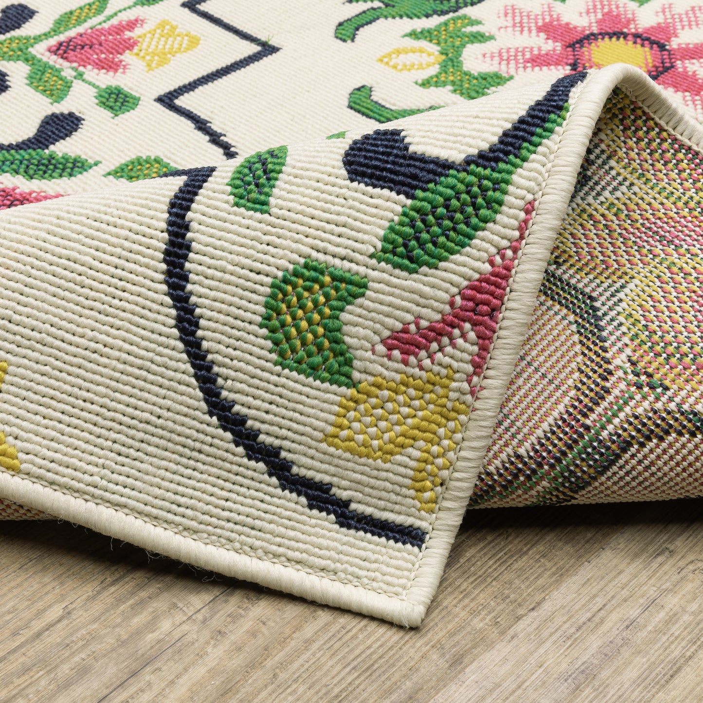 Havana Trefoil Ivory/ Multi Outdoor Loop Pile Rug