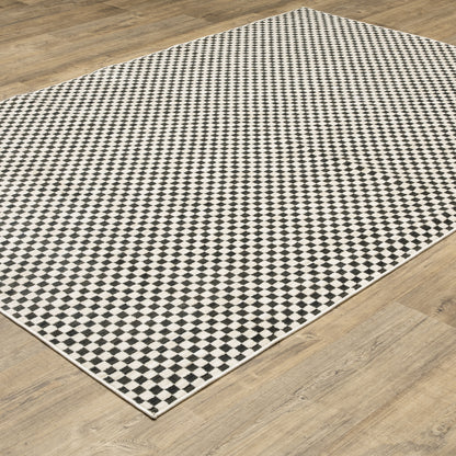 Hunter Geometric Black/ Ivory Cut Pile Rug