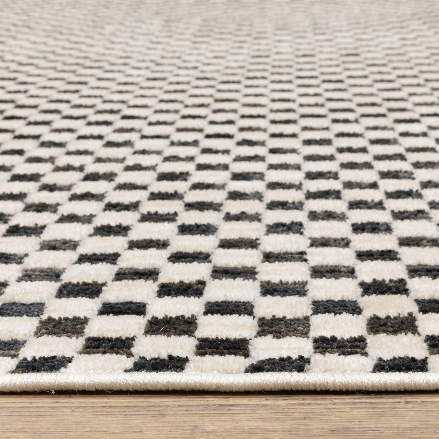 Hunter Geometric Black/ Ivory Cut Pile Rug