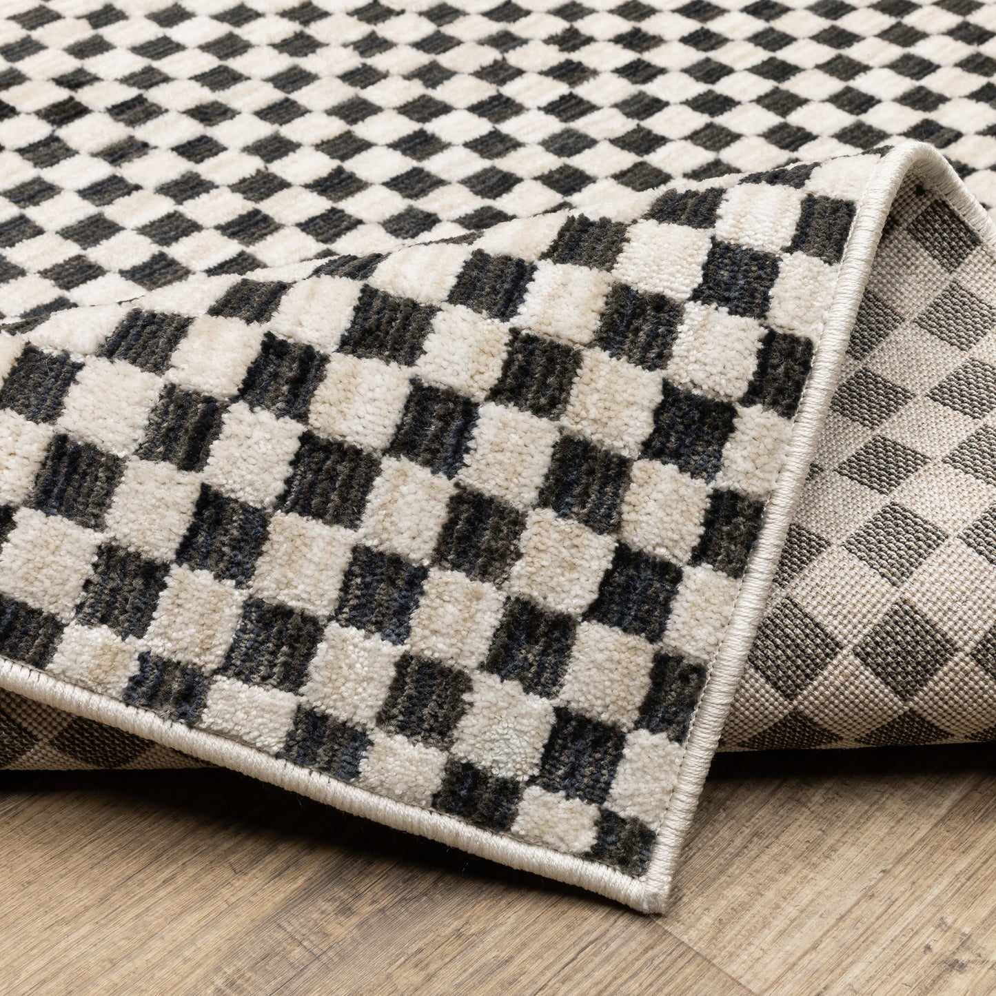 Hunter Geometric Black/ Ivory Cut Pile Rug