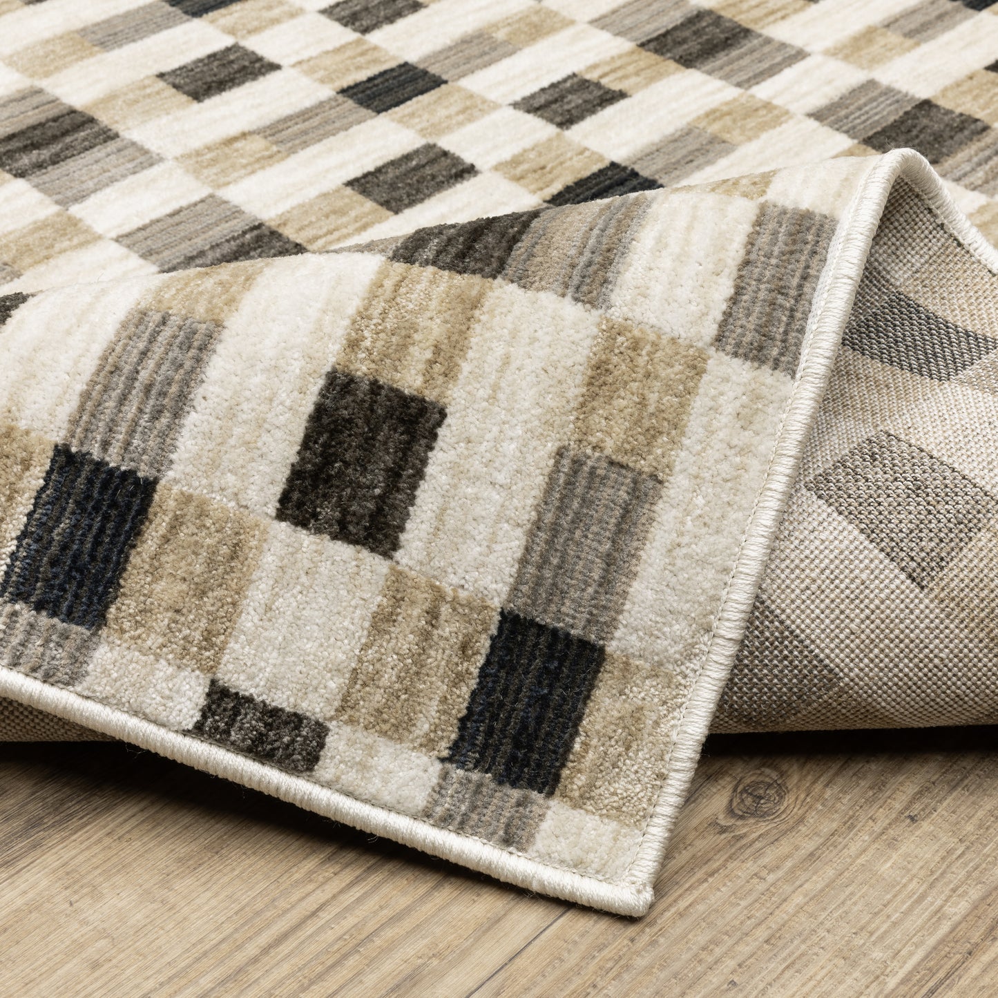 Hunter Geometric Black/ Gold Cut Pile Rug