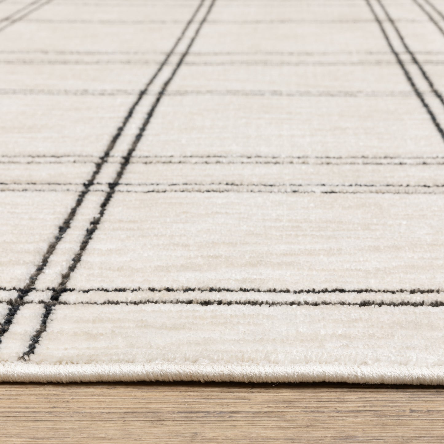 Hunter Geometric Beige/ Black Cut Pile Rug