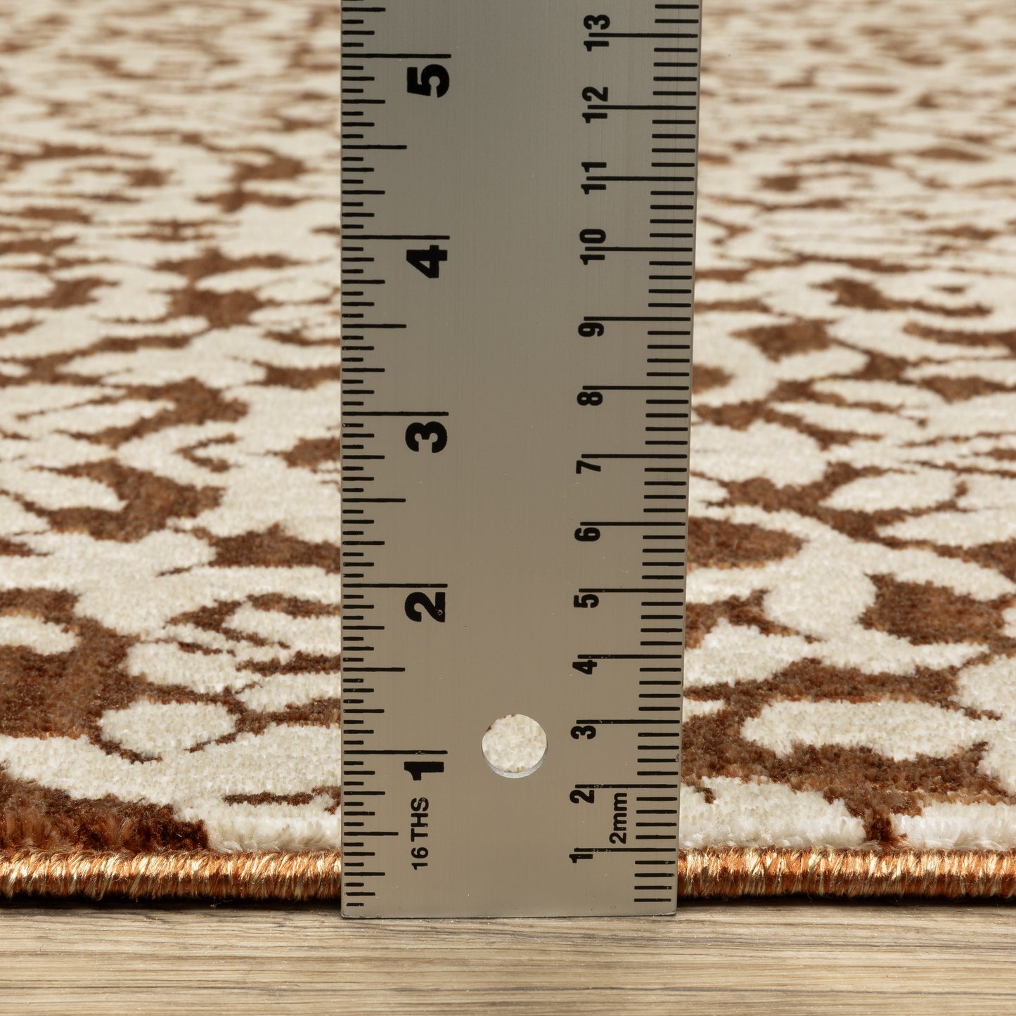 Intrigue Oriental Rust/ Ivory Cut Pile Rug