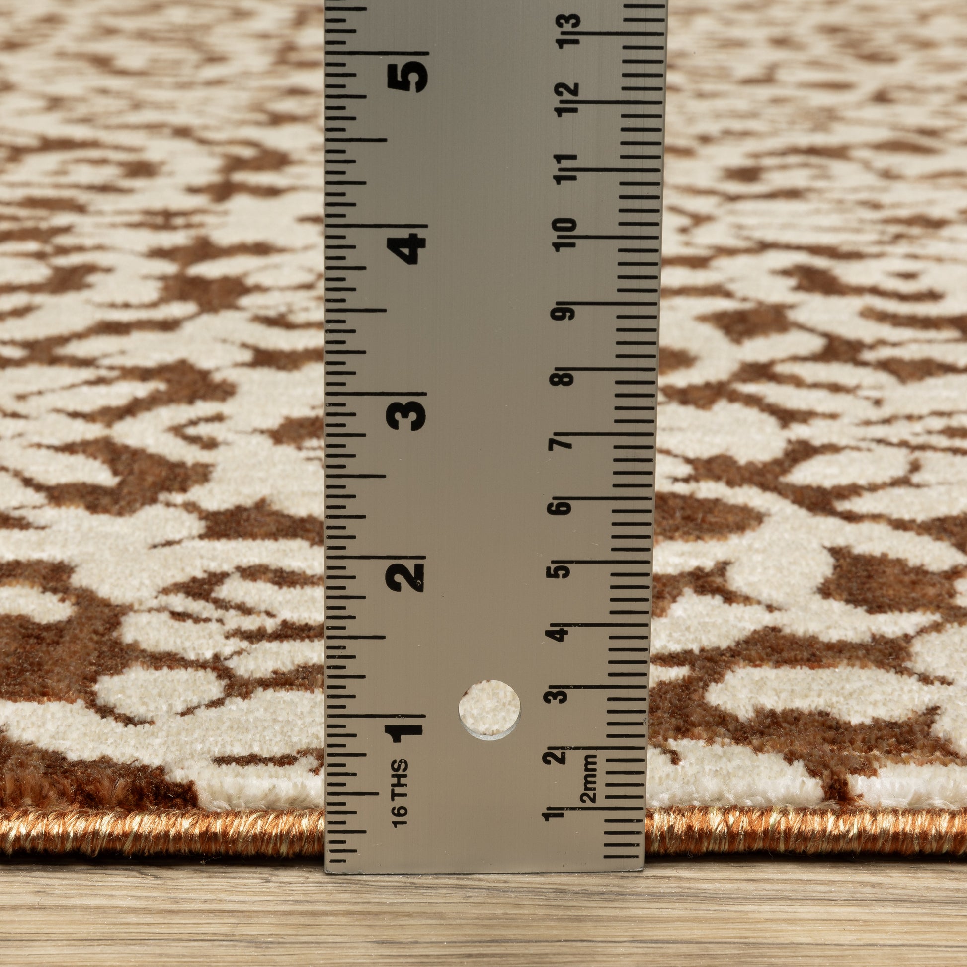 Intrigue Oriental Rust/ Ivory Cut Pile Rug
