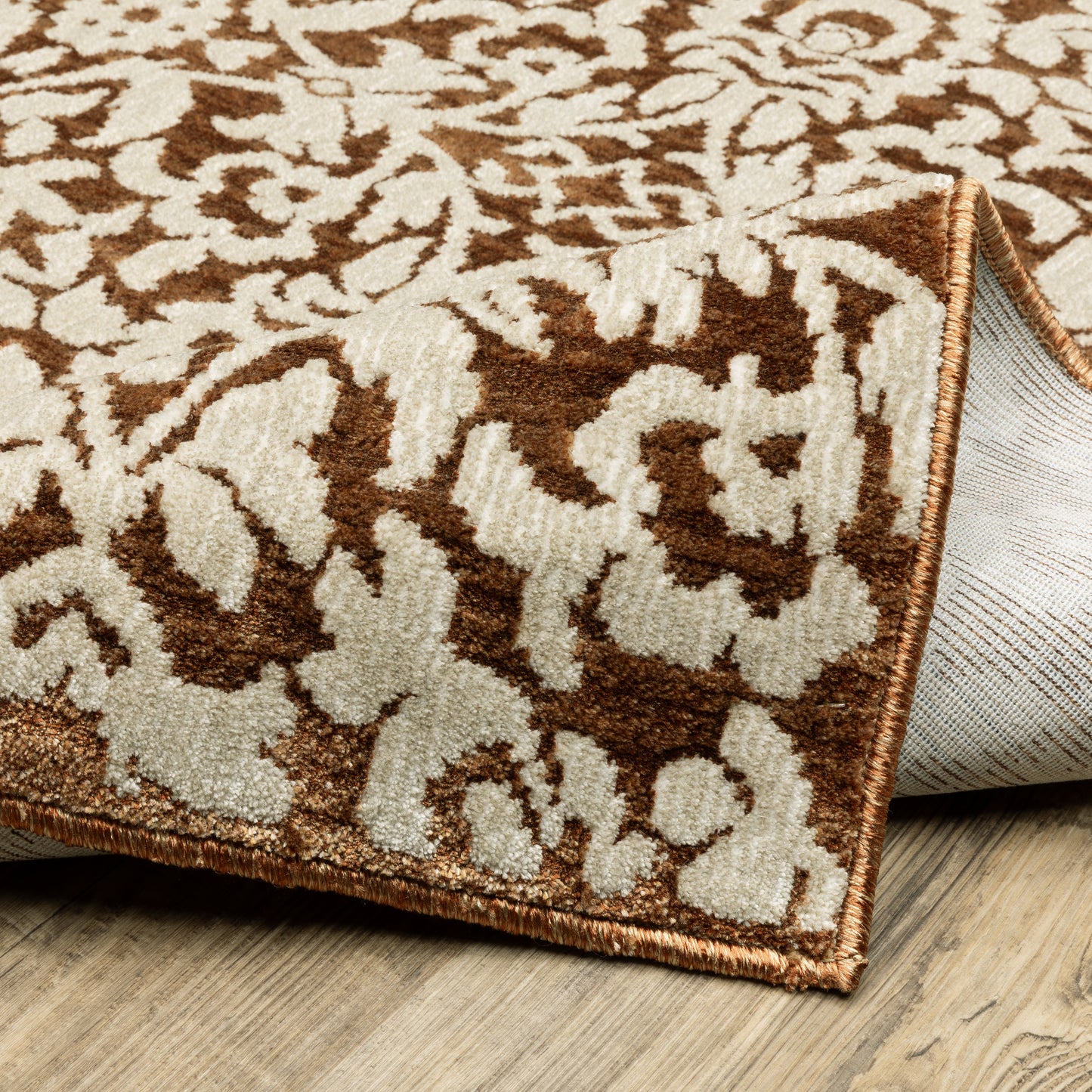 Intrigue Oriental Rust/ Ivory Cut Pile Rug