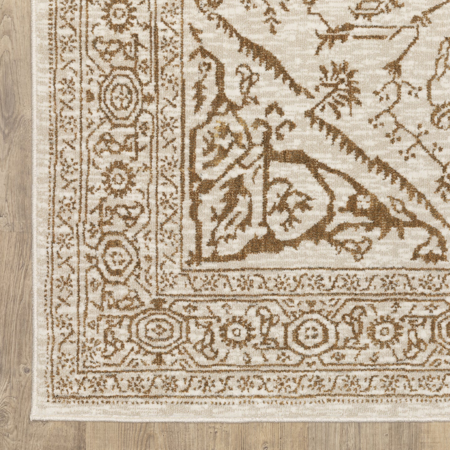 Intrigue Medallion Ivory/ Gold Oriental Cut Pile Rug