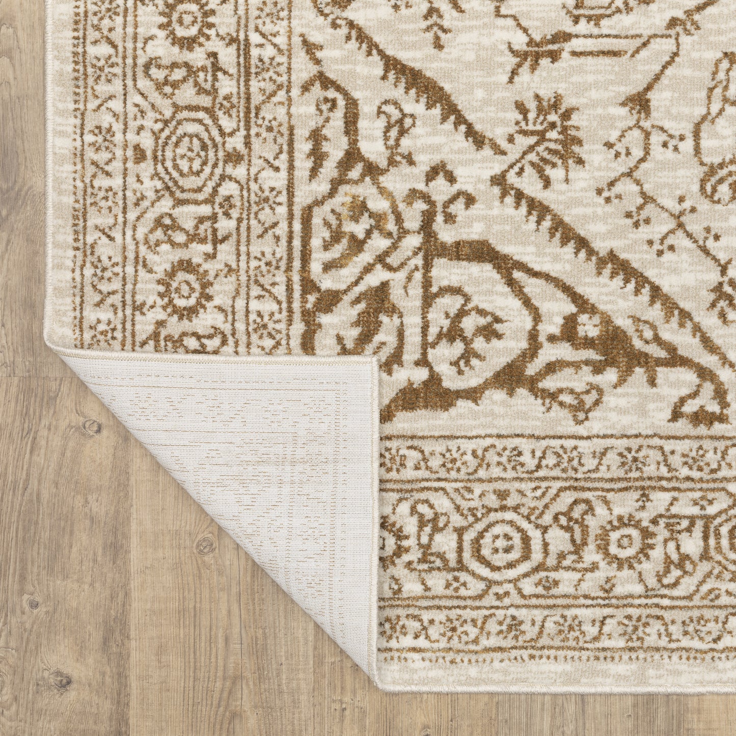Intrigue Medallion Ivory/ Gold Oriental Cut Pile Rug