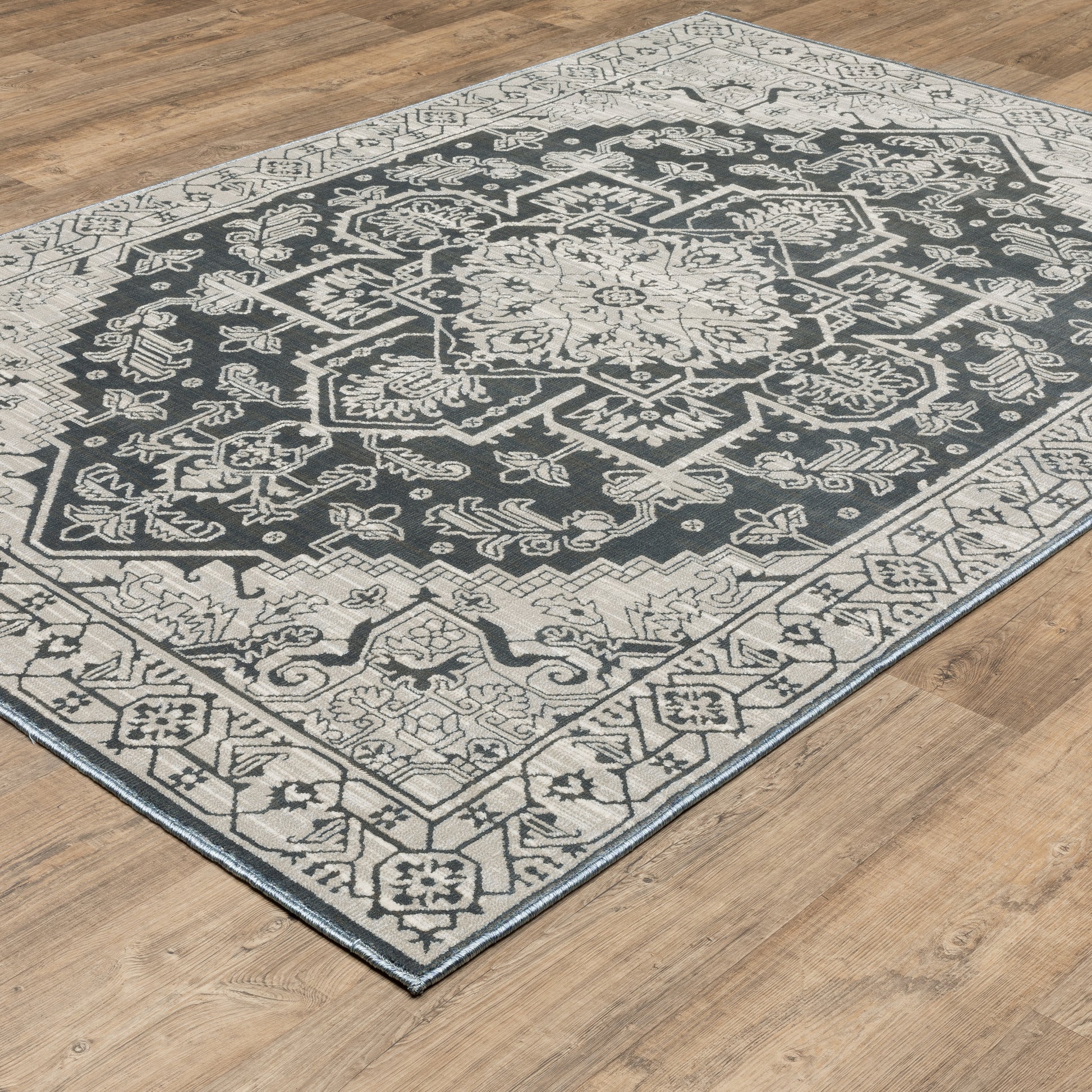 Intrigue Medallion Blue/ Beige Oriental Cut Pile Rug