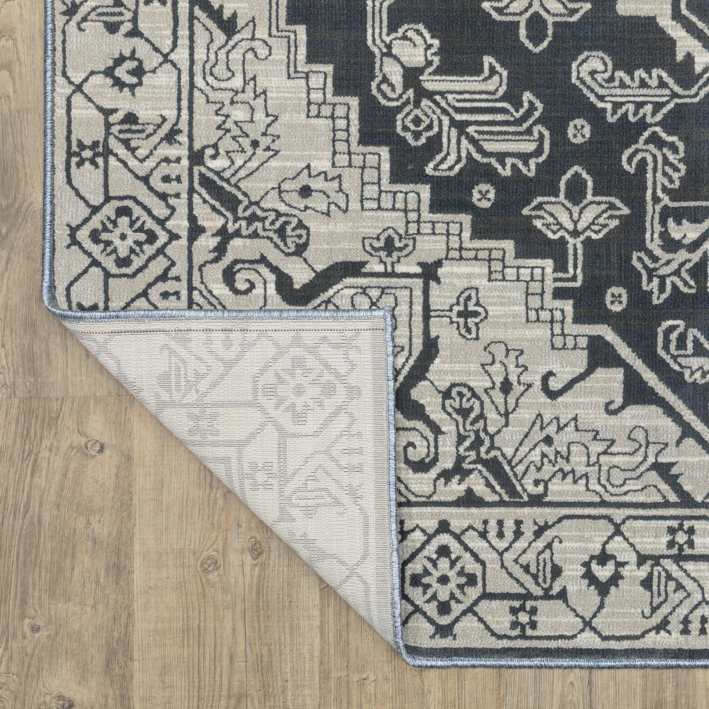 Intrigue Medallion Blue/ Beige Oriental Cut Pile Rug