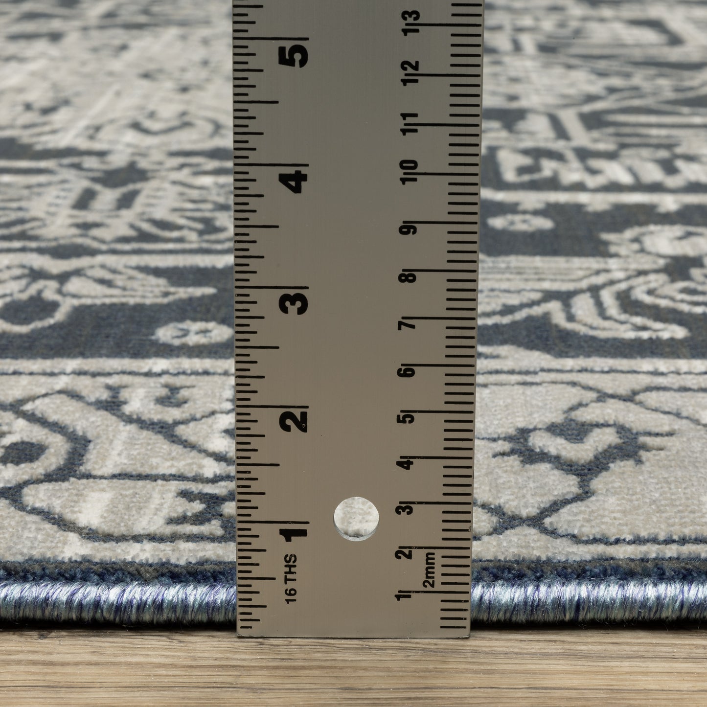 Intrigue Medallion Blue/ Beige Oriental Cut Pile Rug