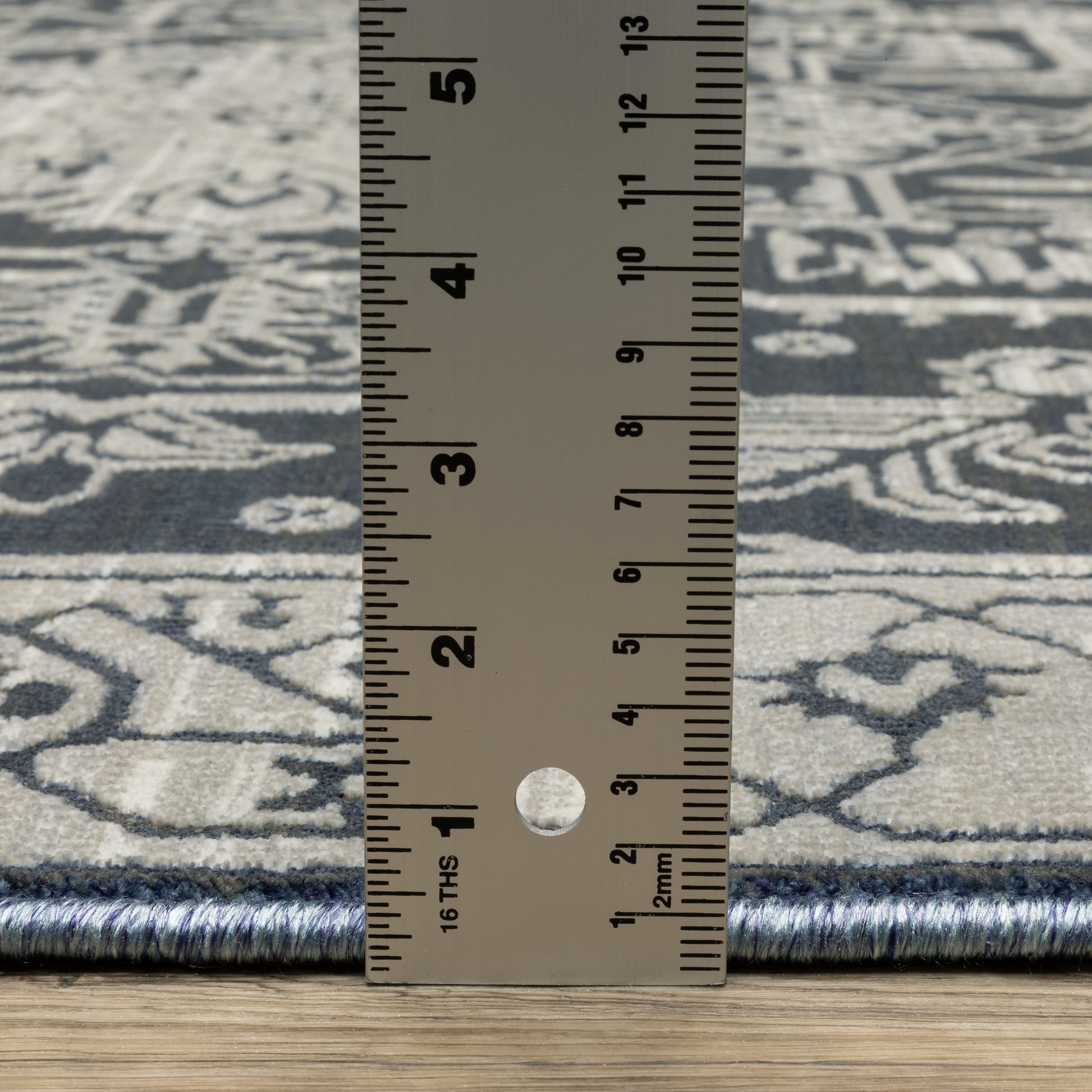 Intrigue Medallion Blue/ Beige Oriental Cut Pile Rug
