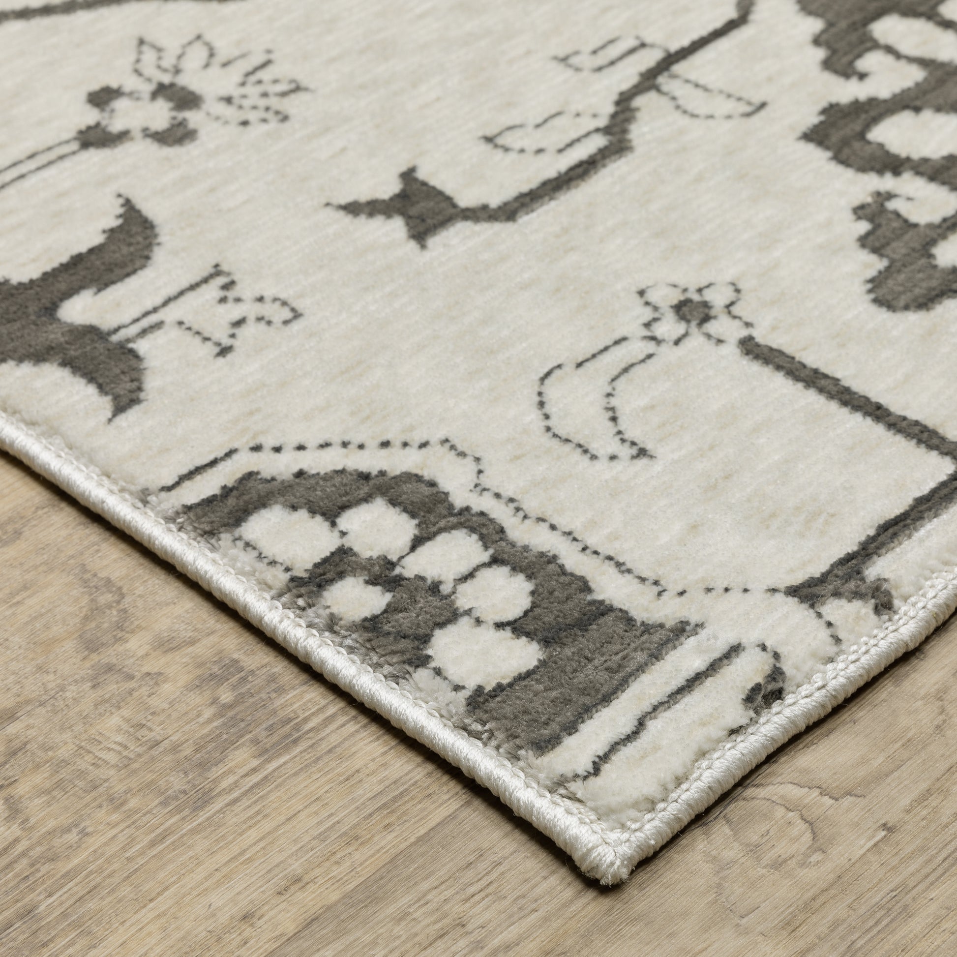 Intrigue INT08 Ivory Floral Rug
