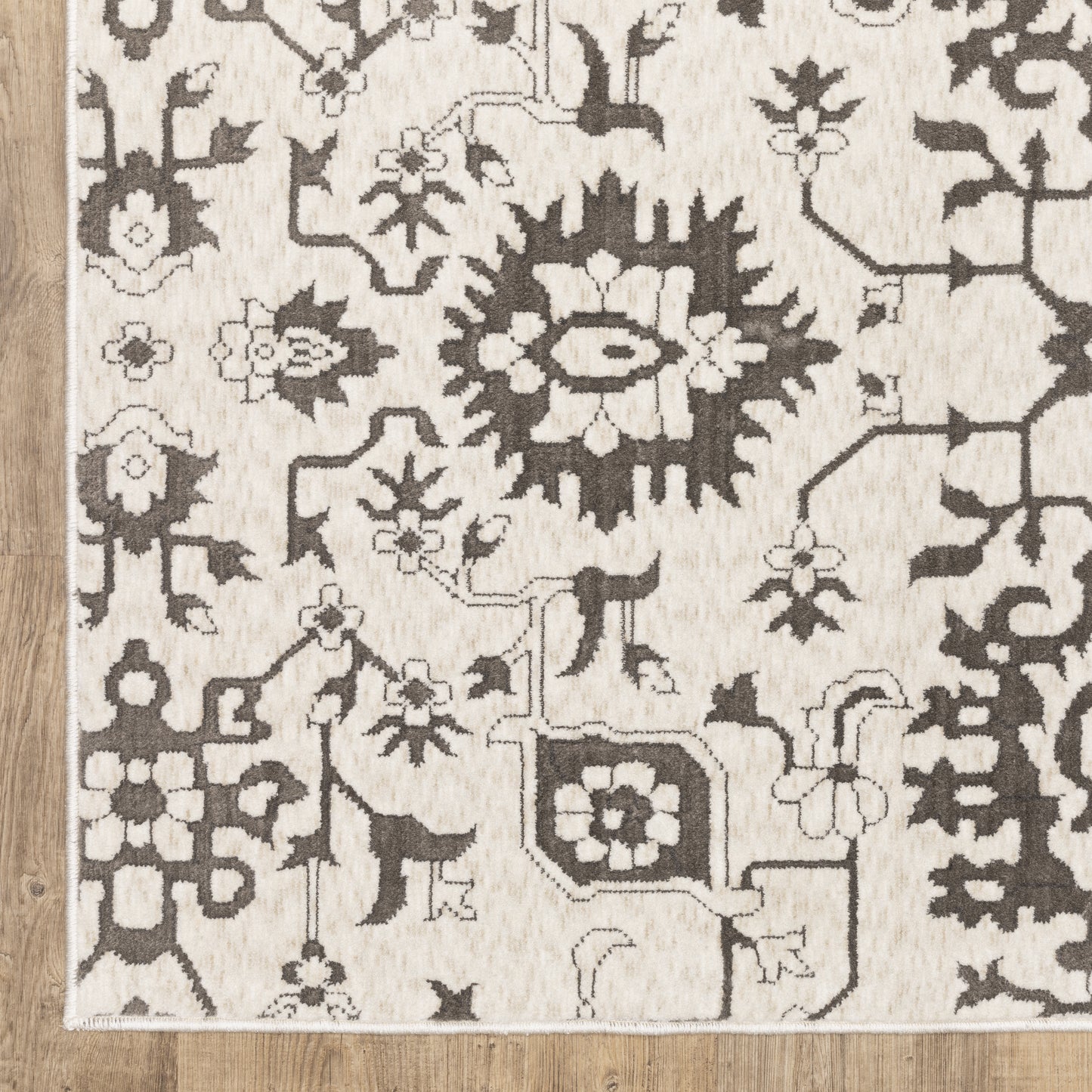 Intrigue Floral Ivory/ Grey Oriental Cut Pile Rug