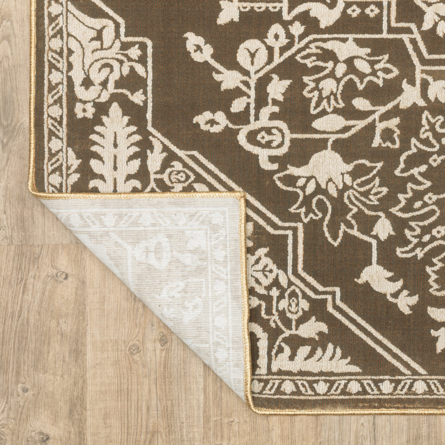 Intrigue Medallion Gold/ Beige Oriental Cut Pile Rug