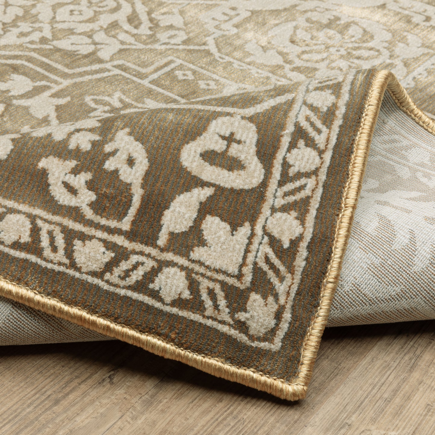 Intrigue Medallion Gold/ Beige Oriental Cut Pile Rug