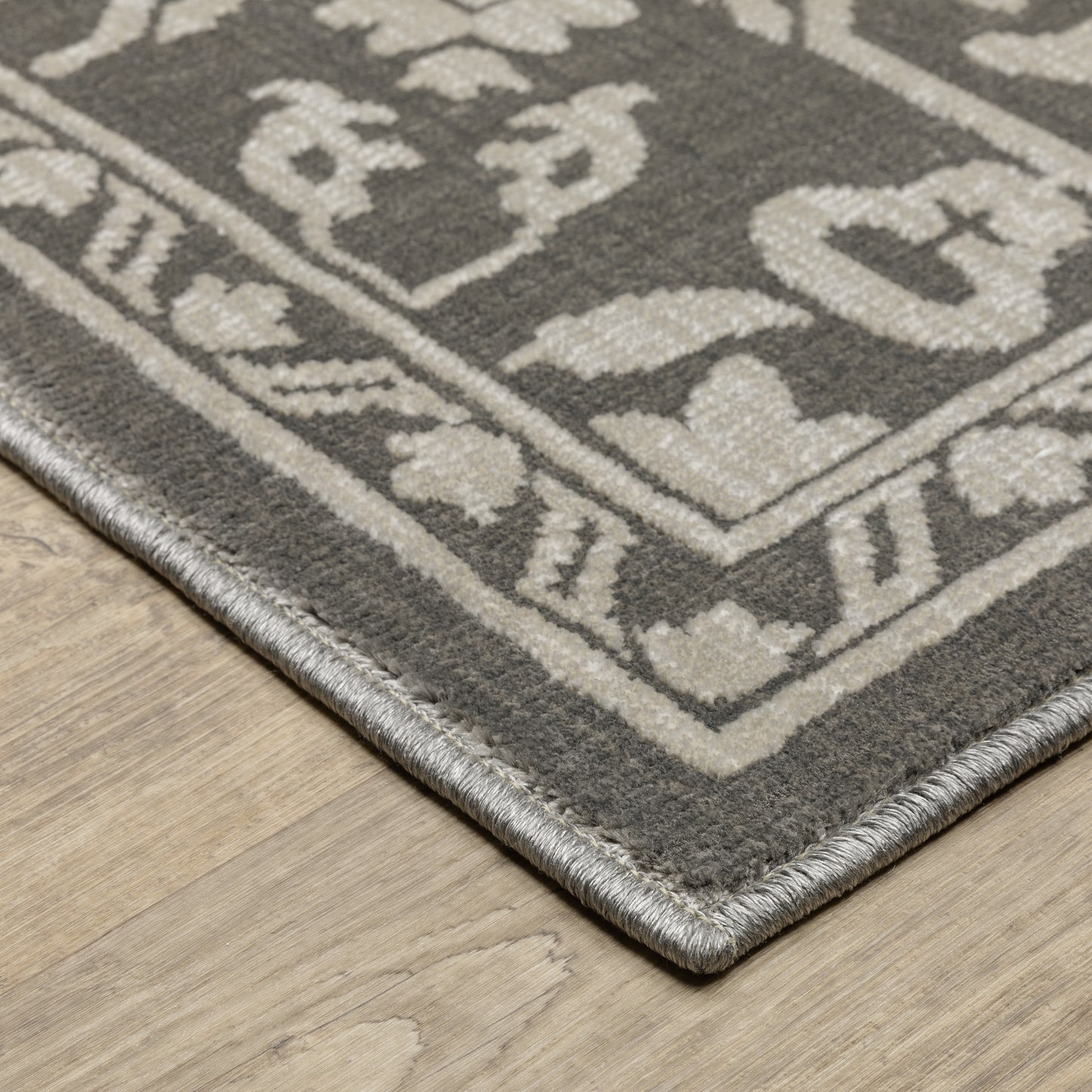 Intrigue INT12 Beige Medallion Rug