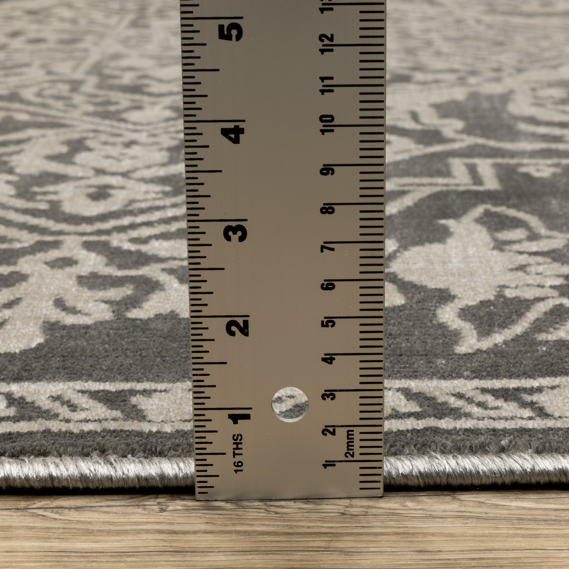 Intrigue Medallion Beige/ Grey Oriental Cut Pile Rug