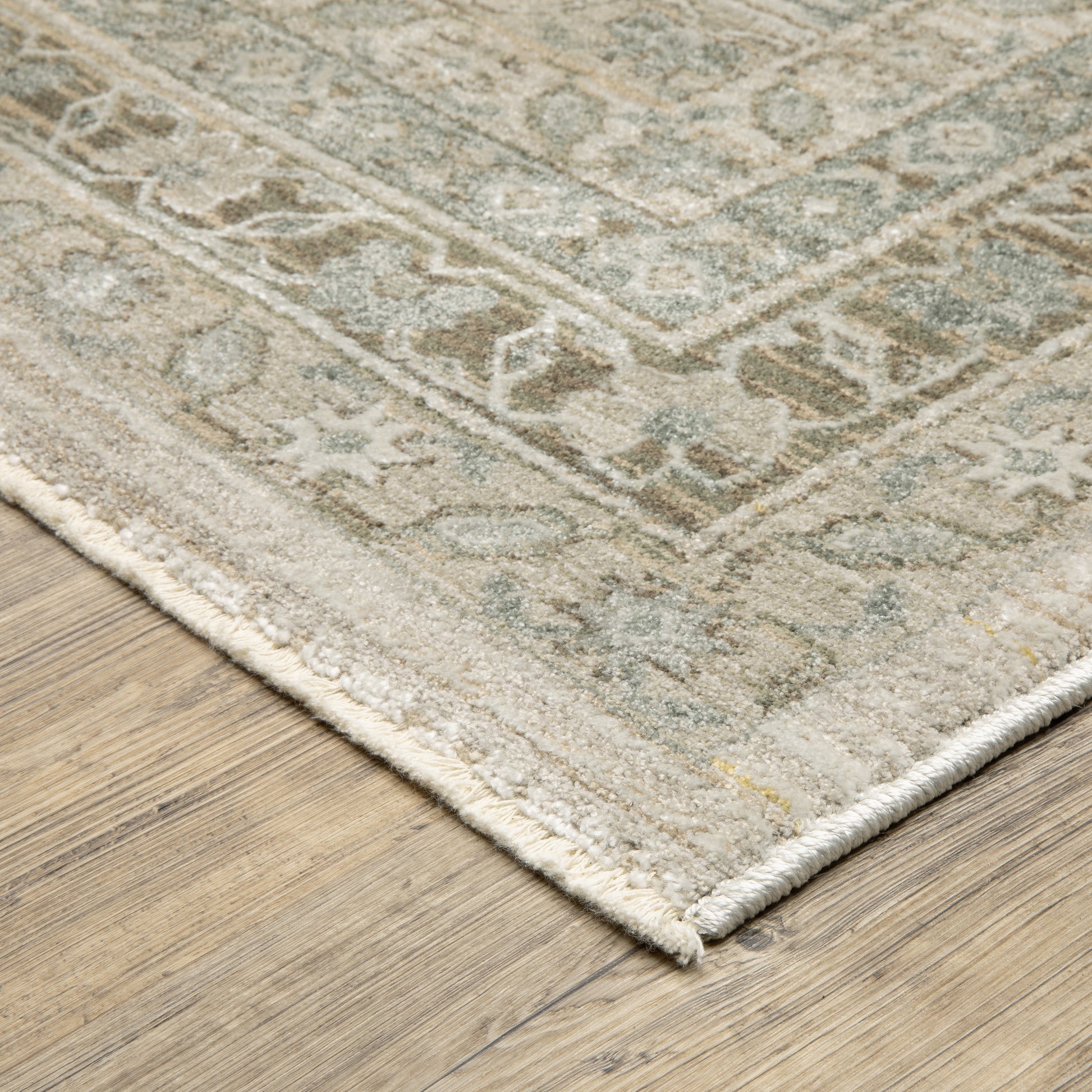 Keaton Medallion Beige/ Green Oriental Cut Pile Rug