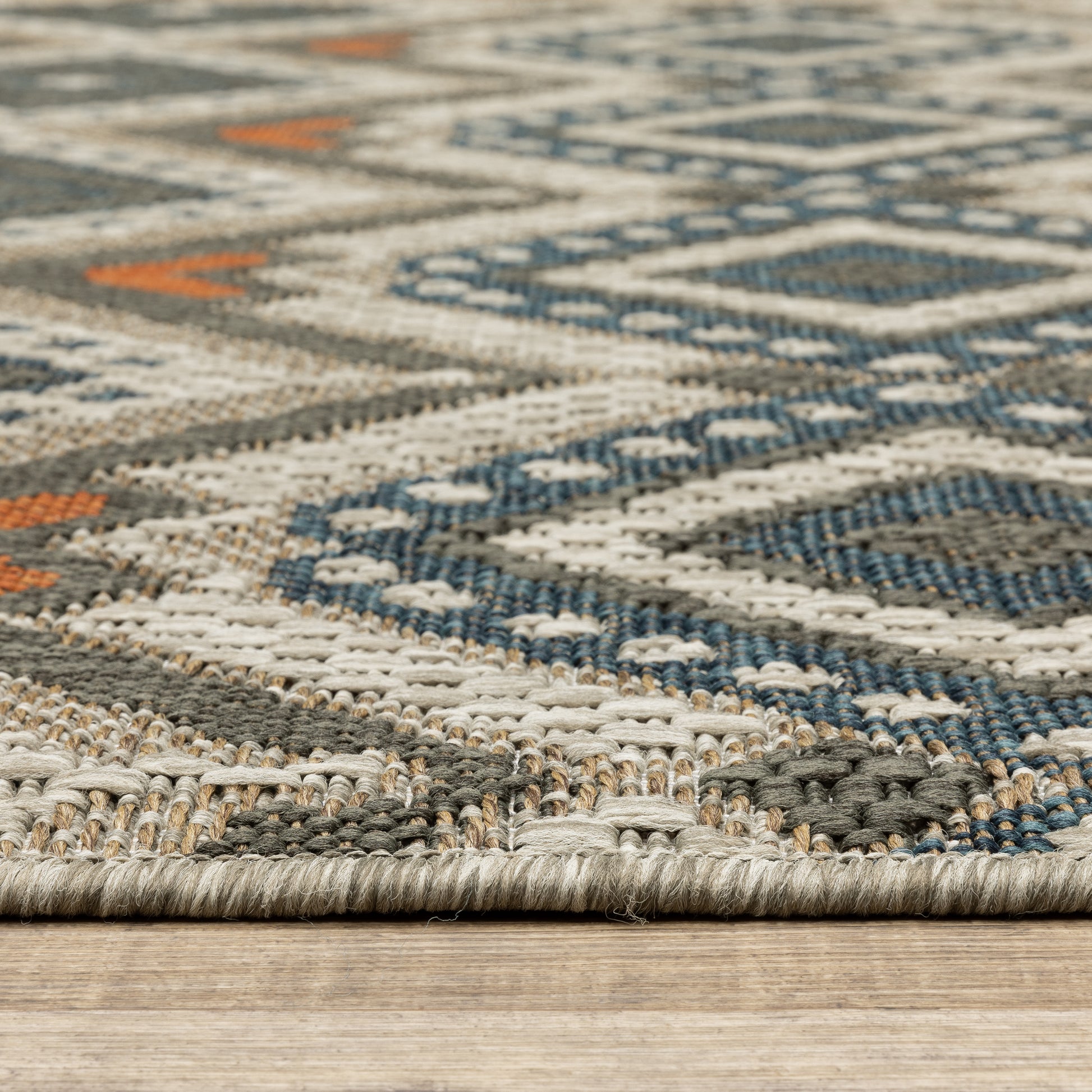 Latitude Outdoor Grey/ Orange Geometric Loop Pile Rug