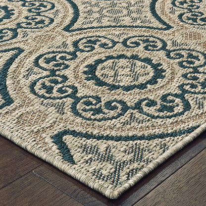 Latitude Outdoor Grey/ Blue Medallion Loop Pile Rug