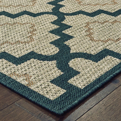 Latitude Outdoor Grey/ Blue Trefoil Loop Pile Rug