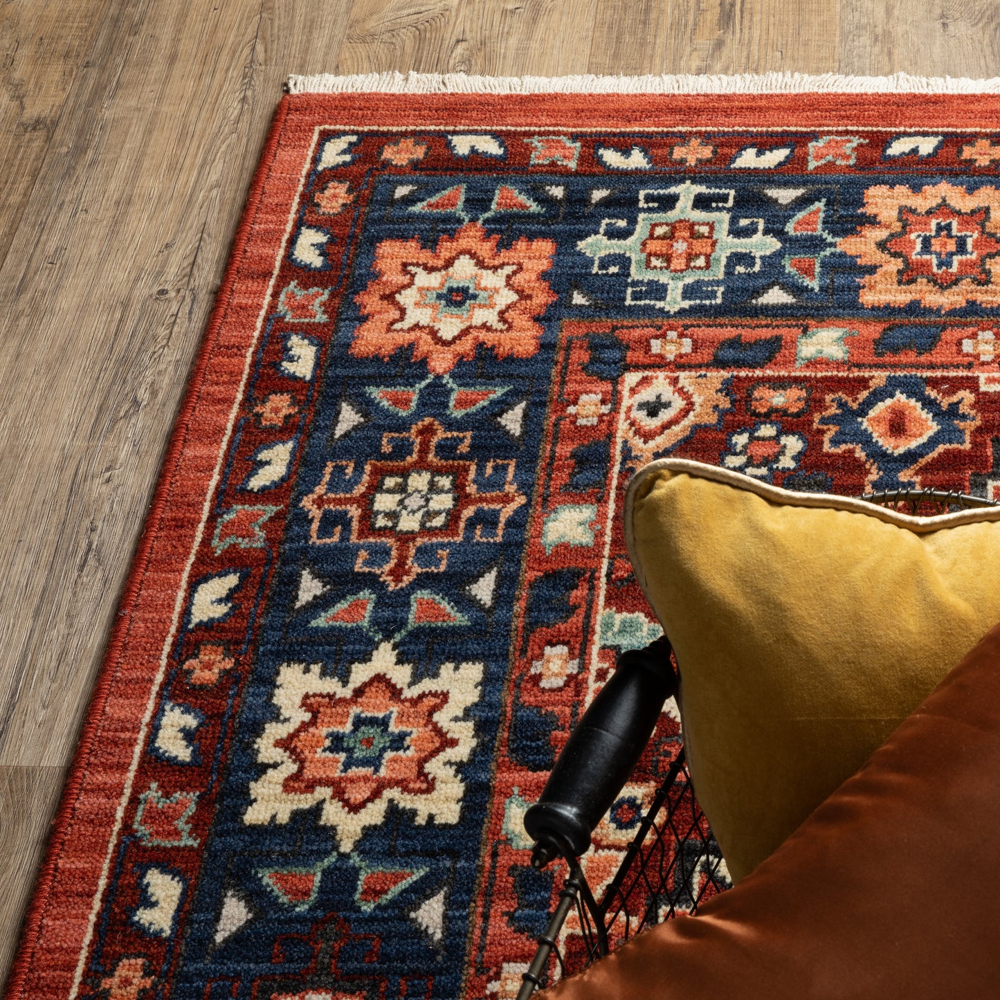 Lilihan Medallion Red/ Blue Oriental Cut Pile Rug