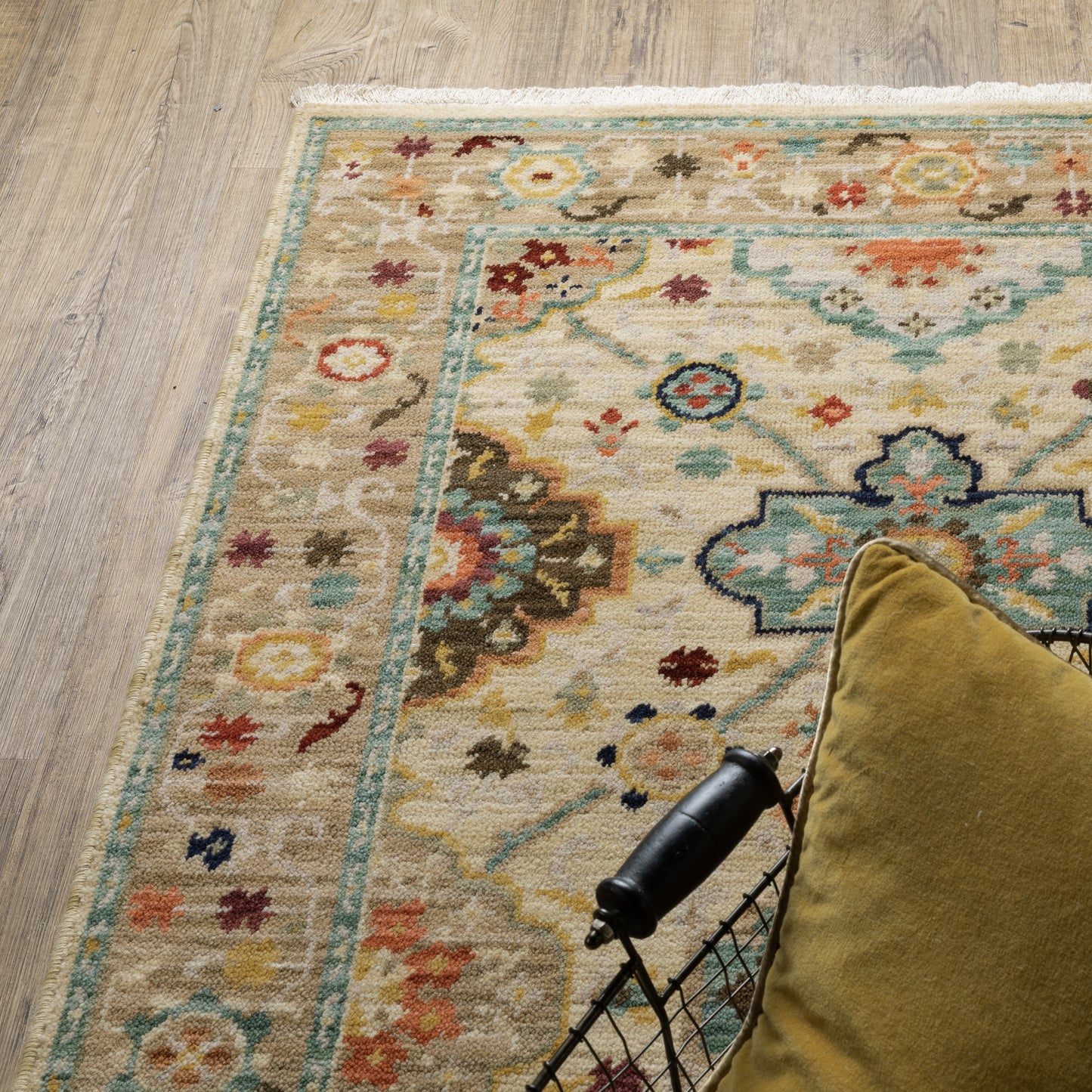 Lilihan Floral Beige/ Multi Oriental Cut Pile Rug