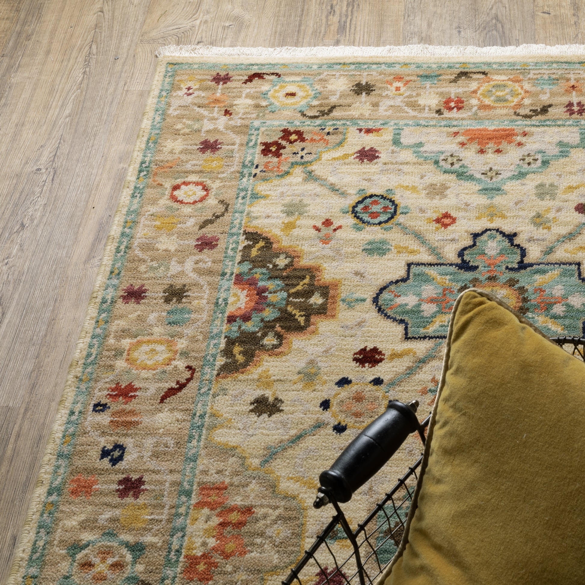 Lilihan Floral Beige/ Multi Oriental Cut Pile Rug