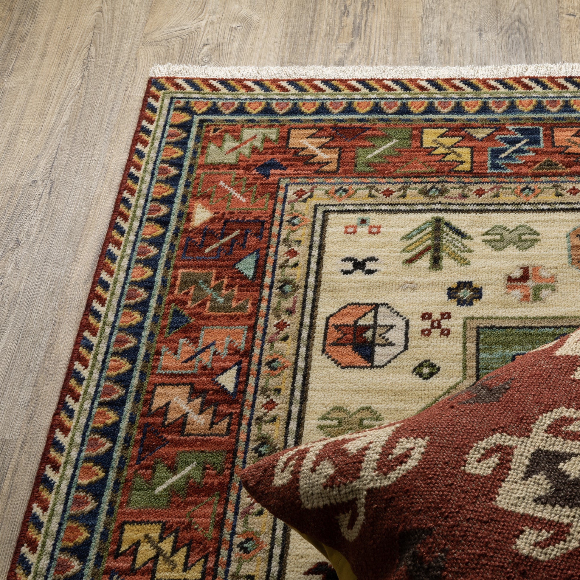 Lilihan Medallion Red/ Multi Oriental Cut Pile Rug