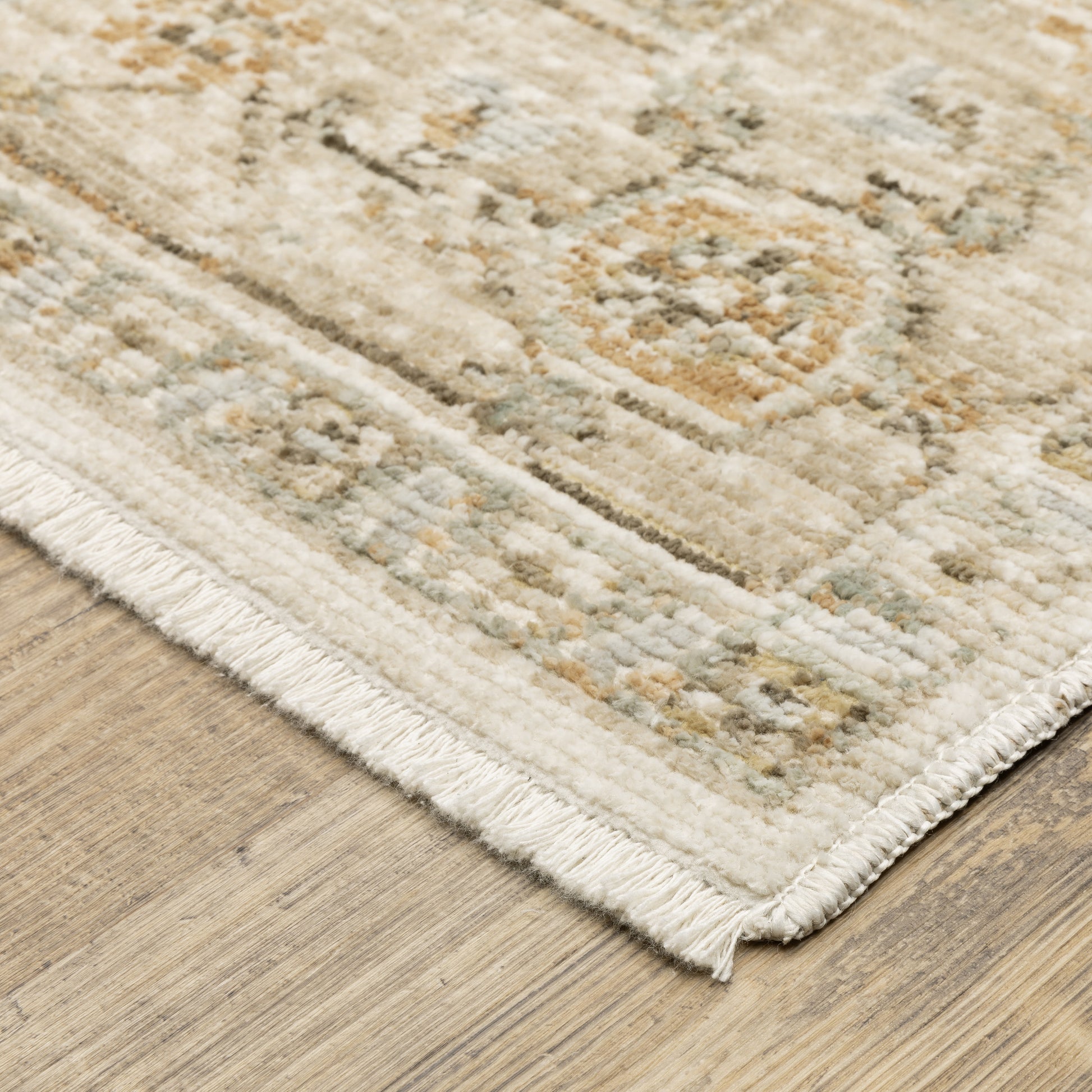 Lola Medallion Beige/ Gold Floral Cut Pile Rug