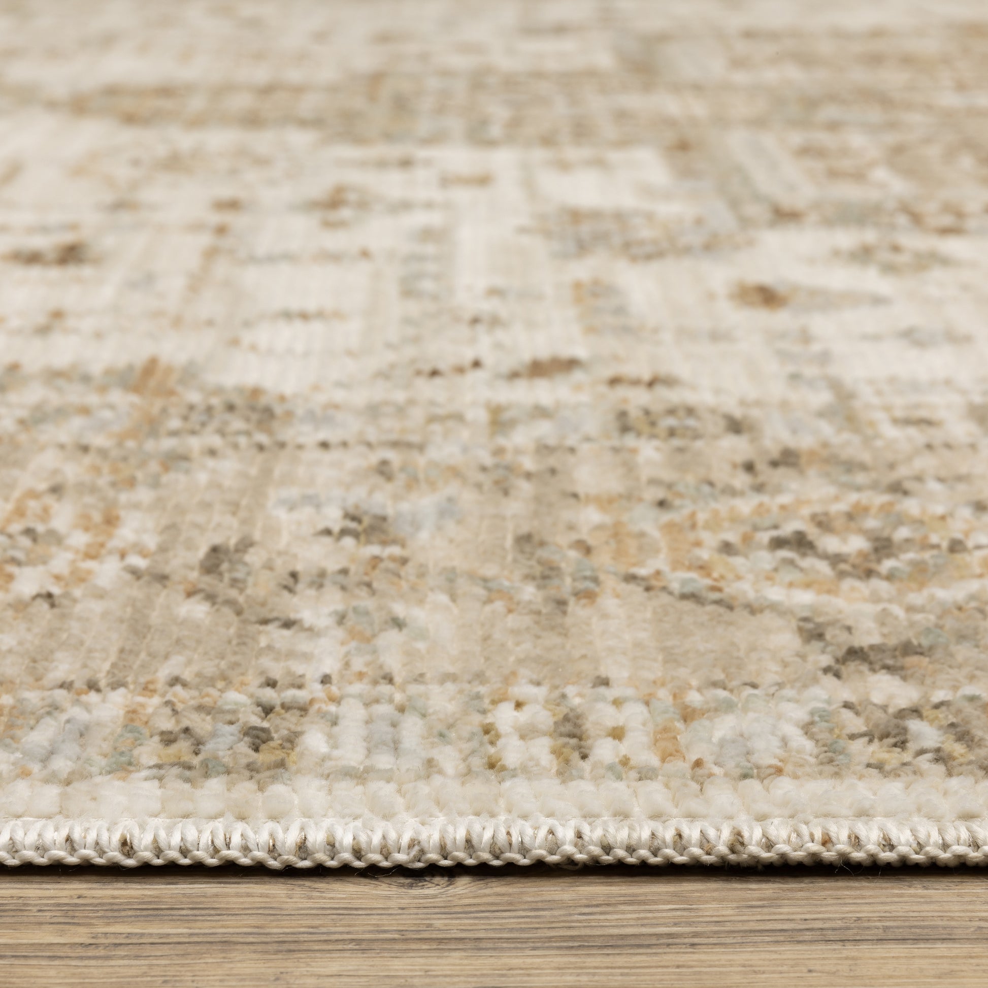 Lola Medallion Beige/ Gold Floral Cut Pile Rug