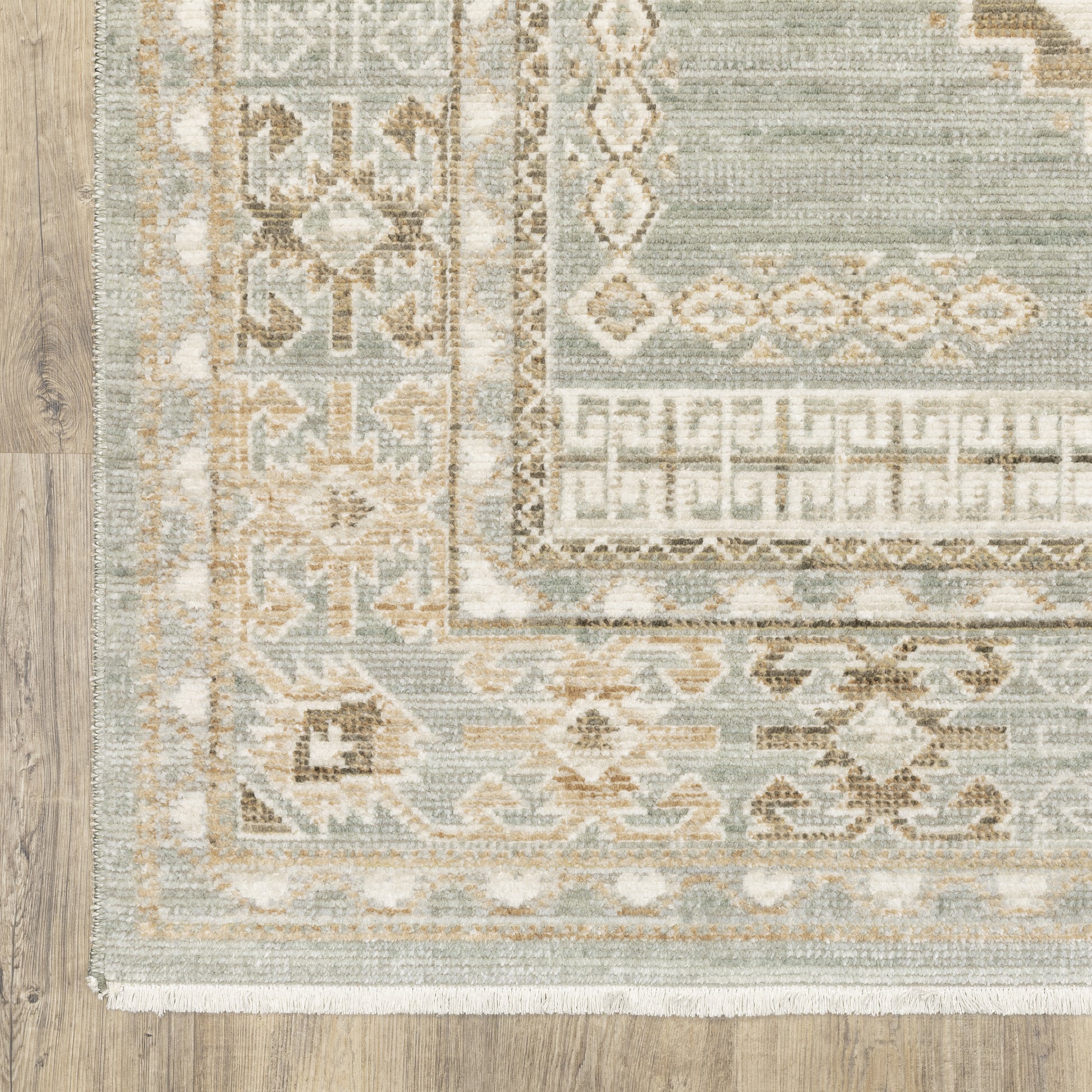 Lola Medallion Blue/ Beige Oriental Cut Pile Rug
