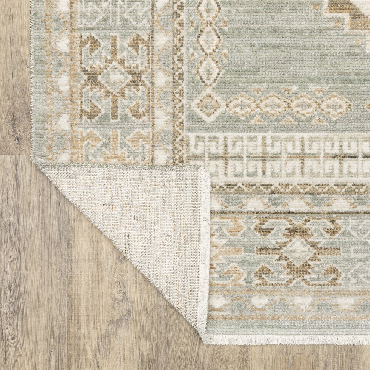 Lola Medallion Blue/ Beige Oriental Cut Pile Rug