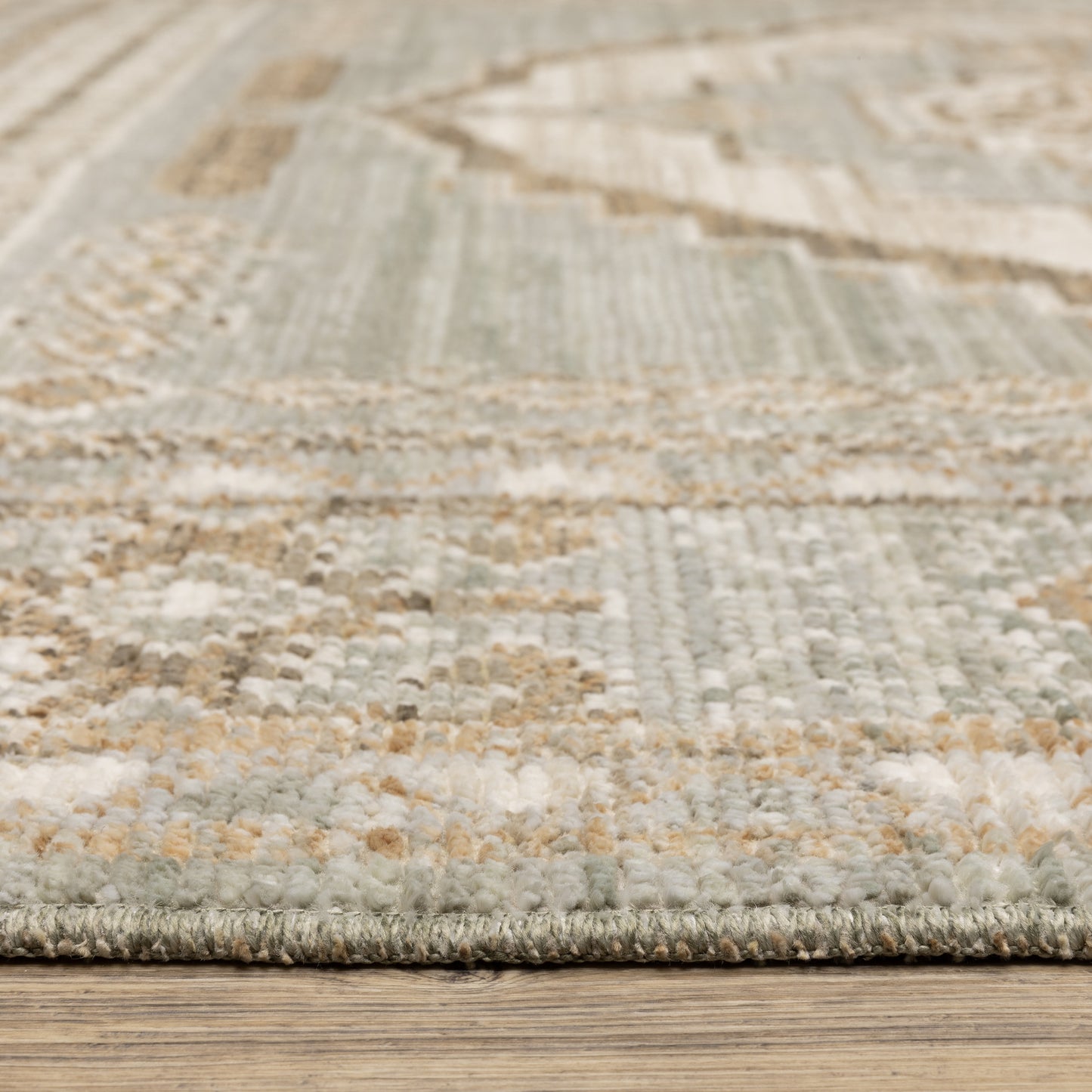 Lola Medallion Blue/ Beige Oriental Cut Pile Rug