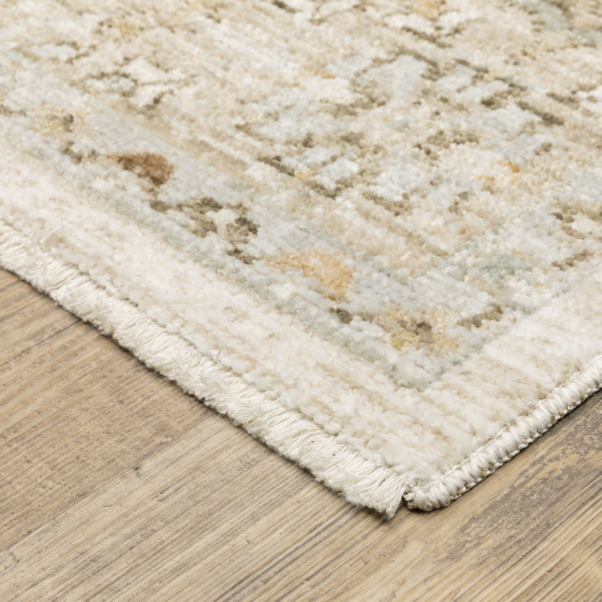 Lola Floral Blue/ Beige Oriental Cut Pile Rug