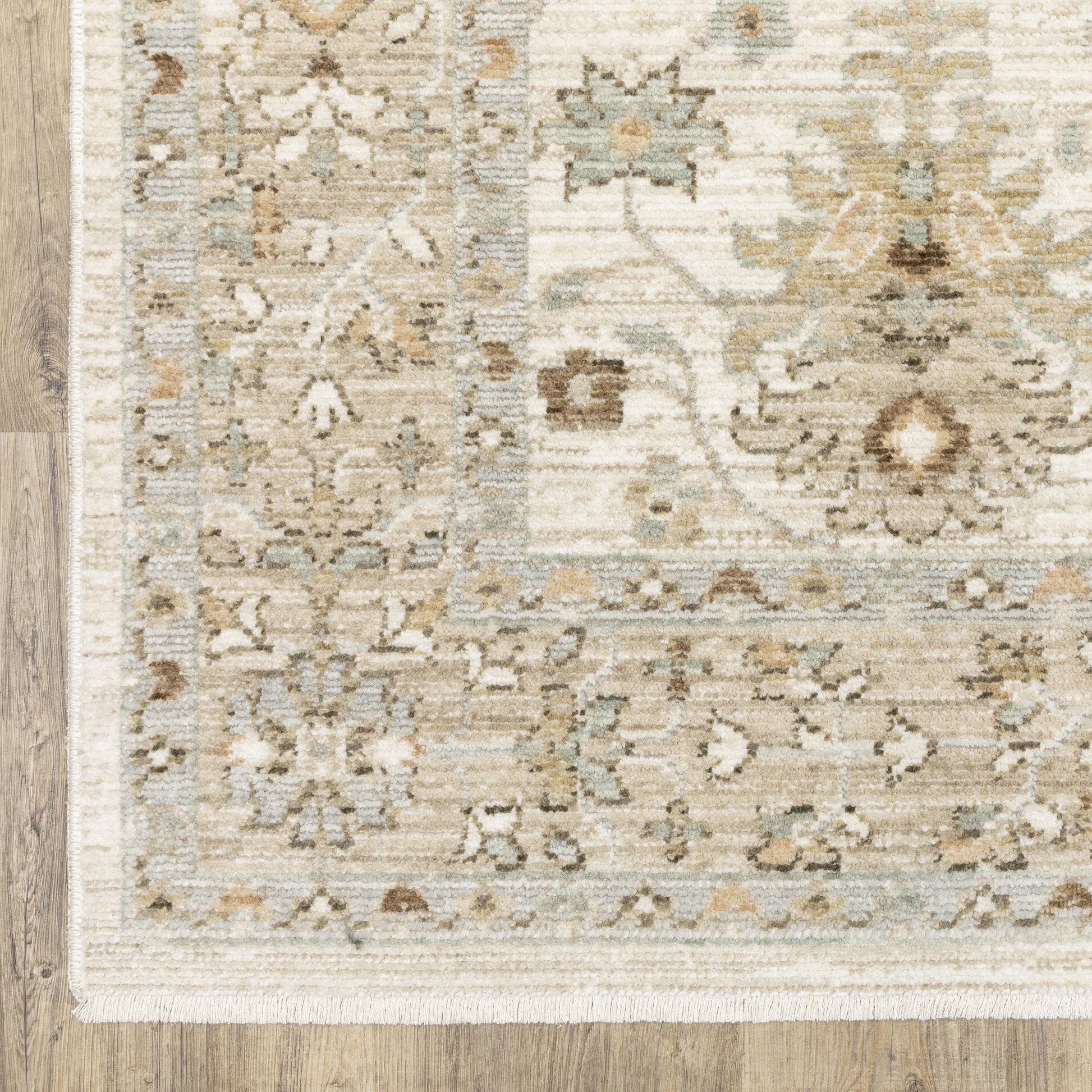 Lola Floral Blue/ Beige Oriental Cut Pile Rug