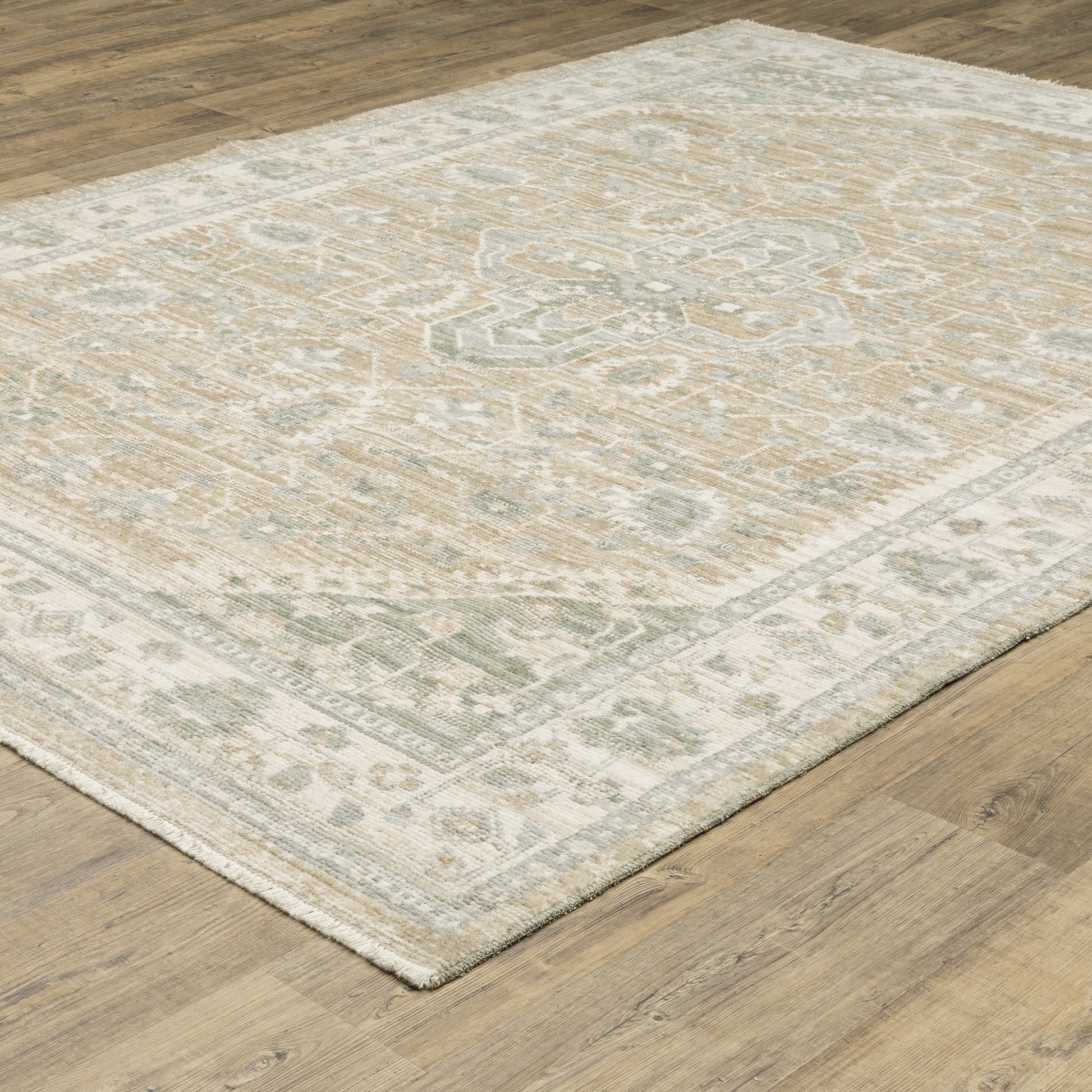 Lola Floral Blue/ Beige Oriental Cut Pile Rug