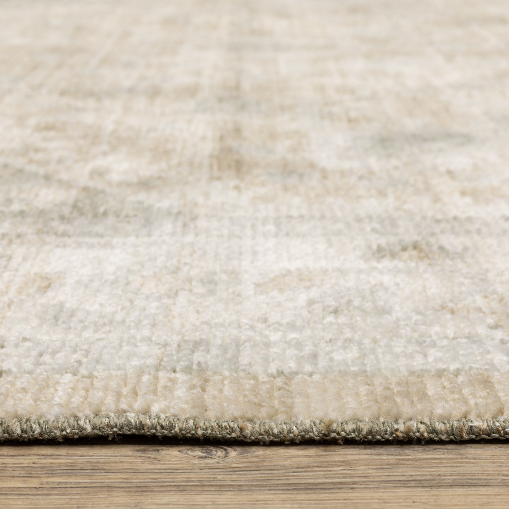 Lola Floral Blue/ Beige Oriental Cut Pile Rug