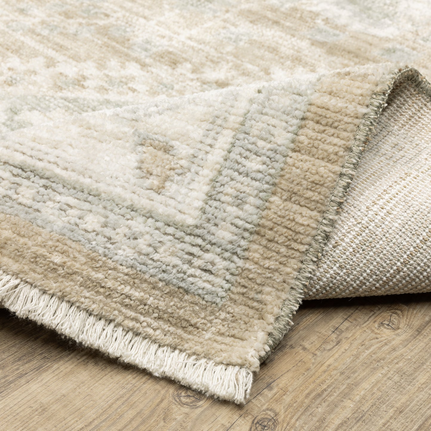 Lola Floral Blue/ Beige Oriental Cut Pile Rug
