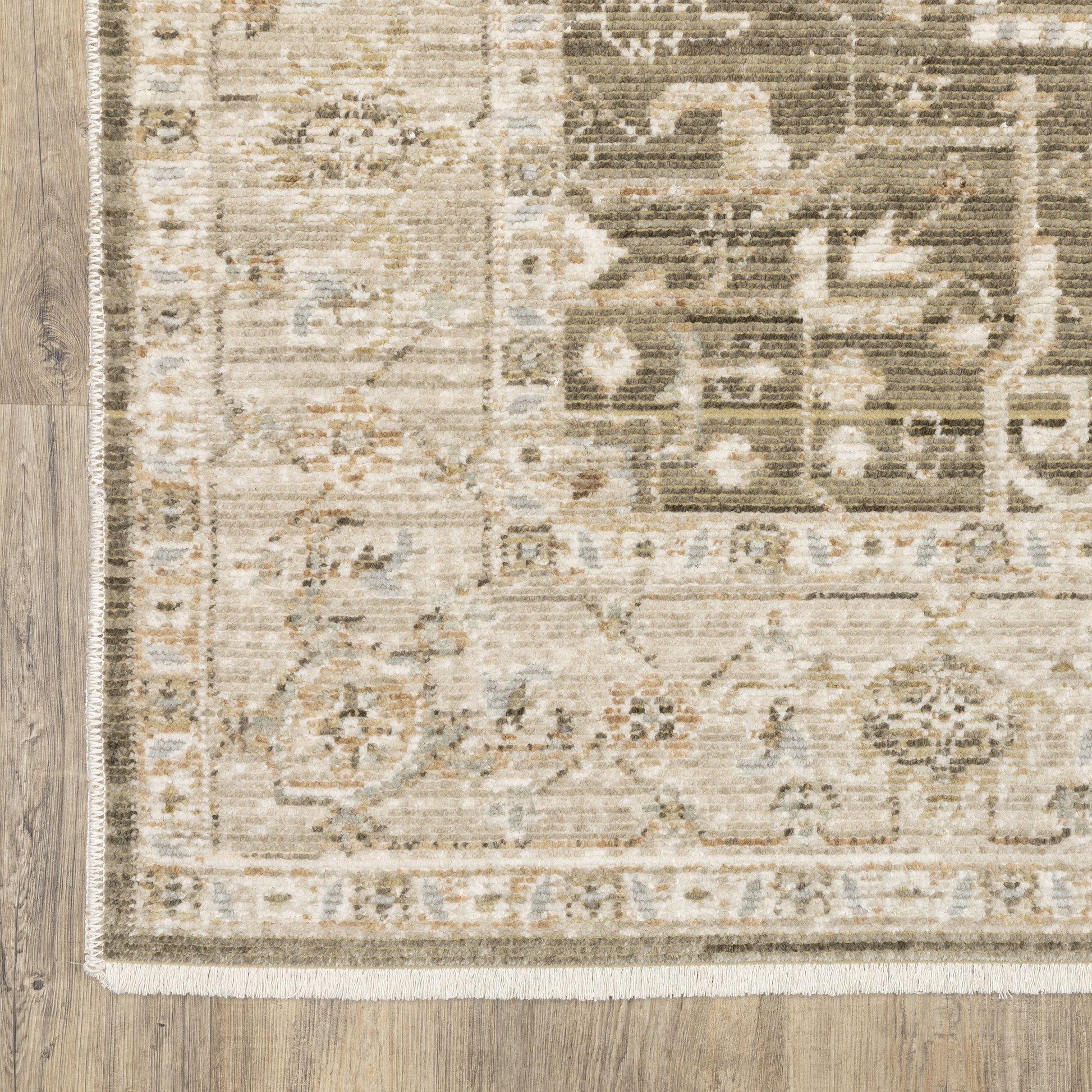 Lola Medallion Brown/ Beige Oriental Cut Pile Rug