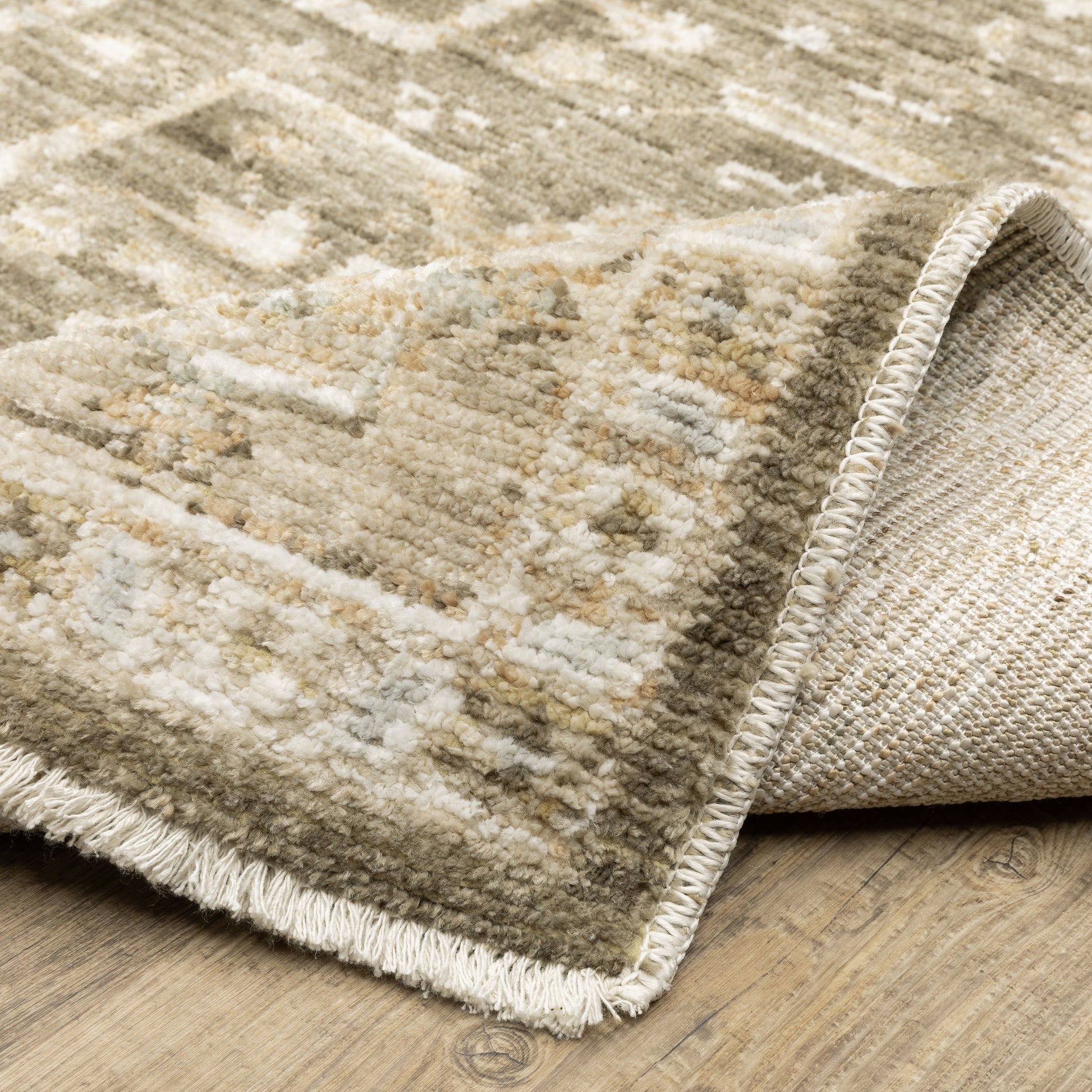 Lola Medallion Brown/ Beige Oriental Cut Pile Rug